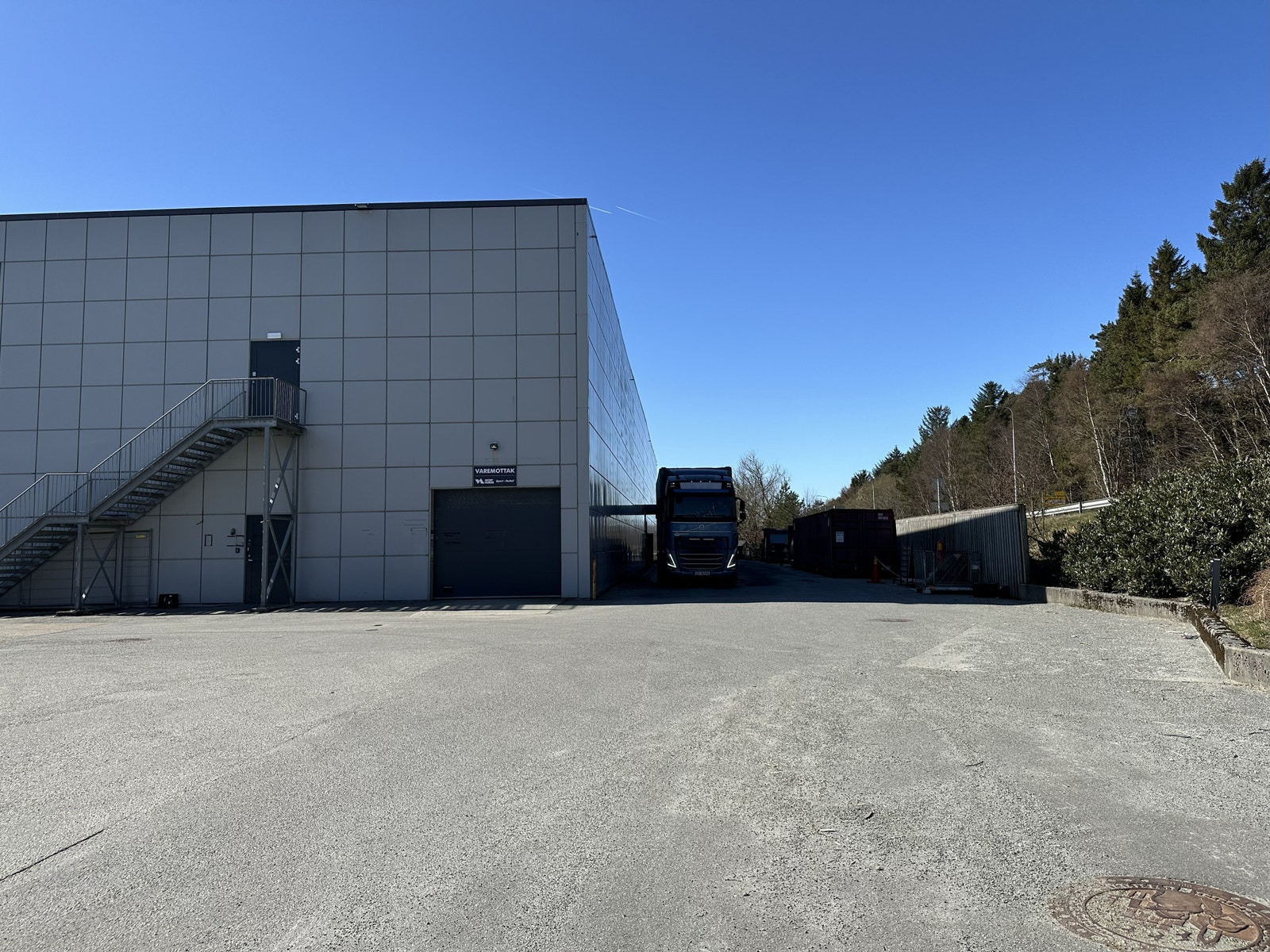 Varemottak Galleribilde