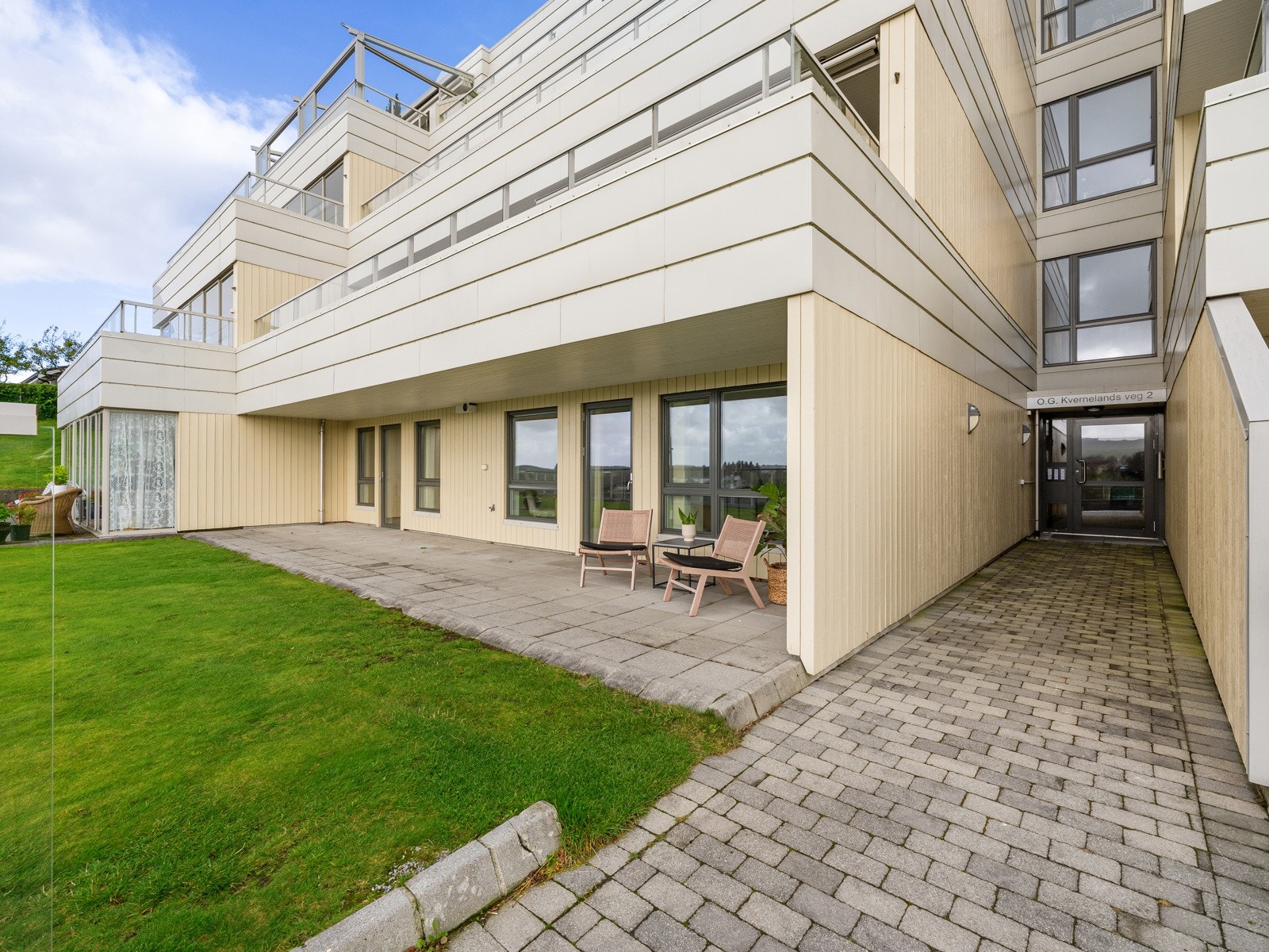 Velkommen til O.G. Kvernelands veg 2 - presenteres av Marius Time Vaaland i PrivatMegleren Jæren Galleribilde