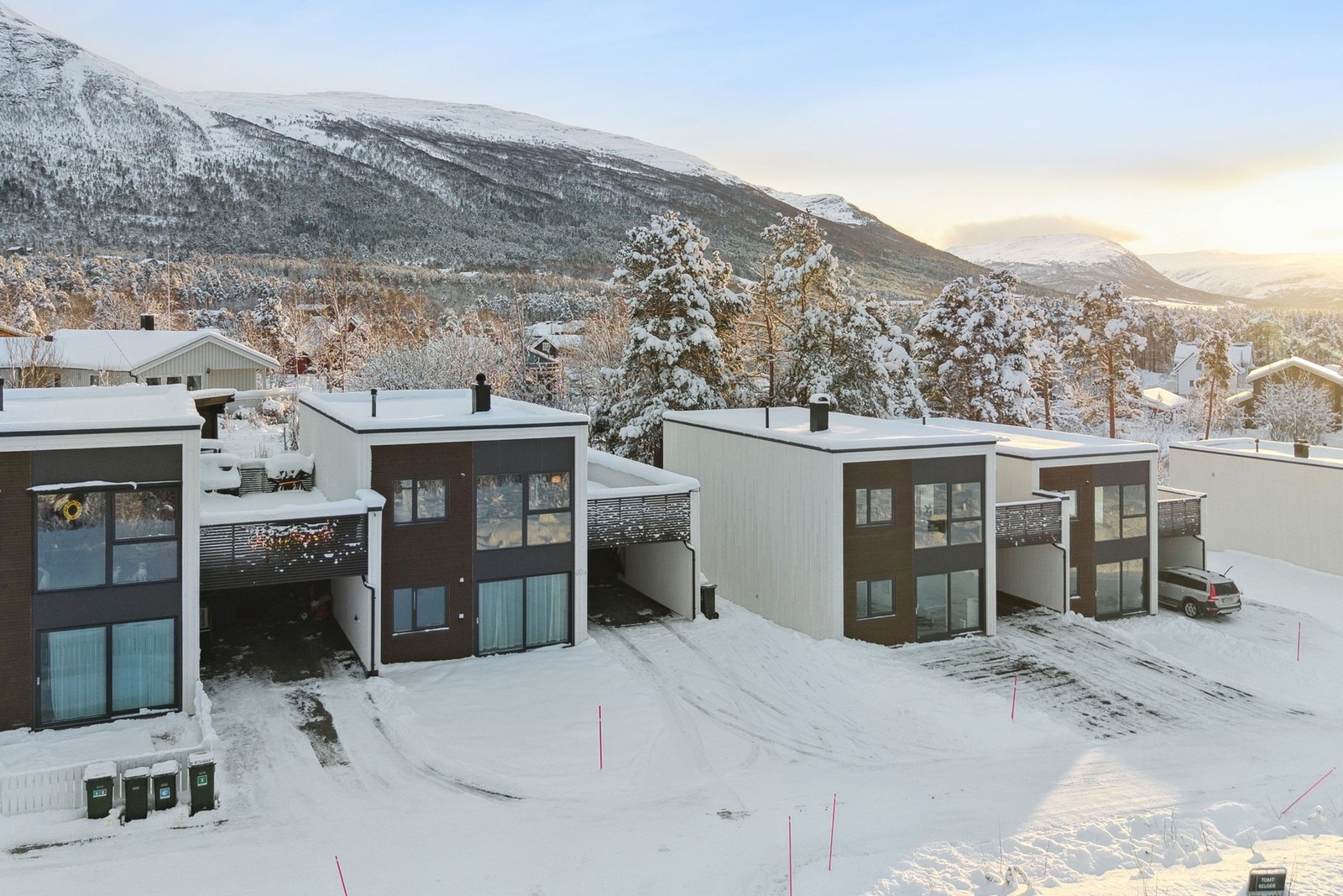 Et nyere boligfelt Hvor man har vidstrakt utsikt som blant annet strekker seg fra Hornet til skibakkene i Vangslia og Stølen. Galleribilde