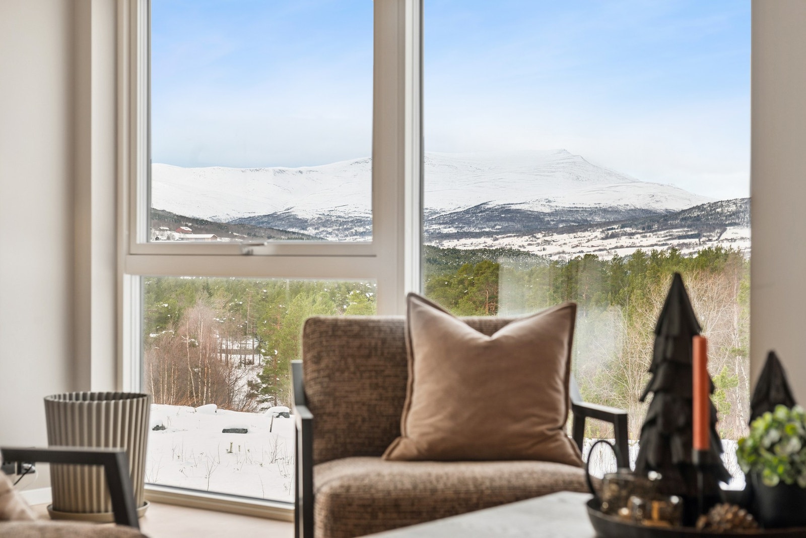 Utsikt fra stuedelen. Galleribilde