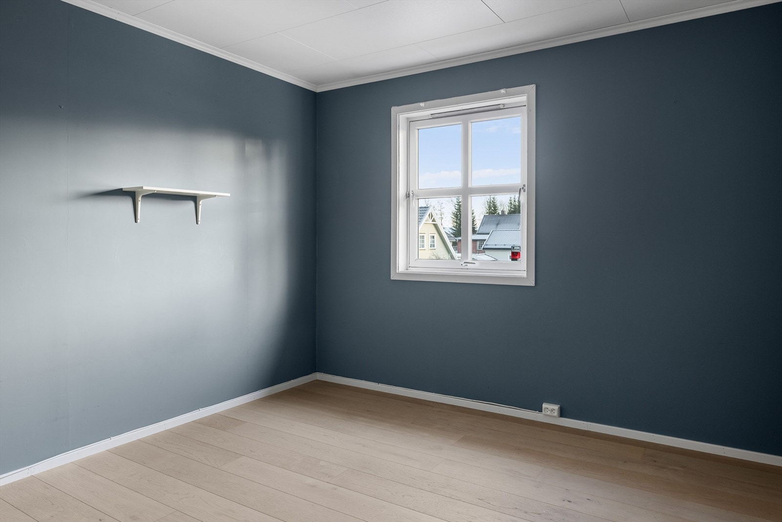 På soverommet er det plass til seng, kontorpult og garderobeløsninger etter eget ønske og behov. Galleribilde