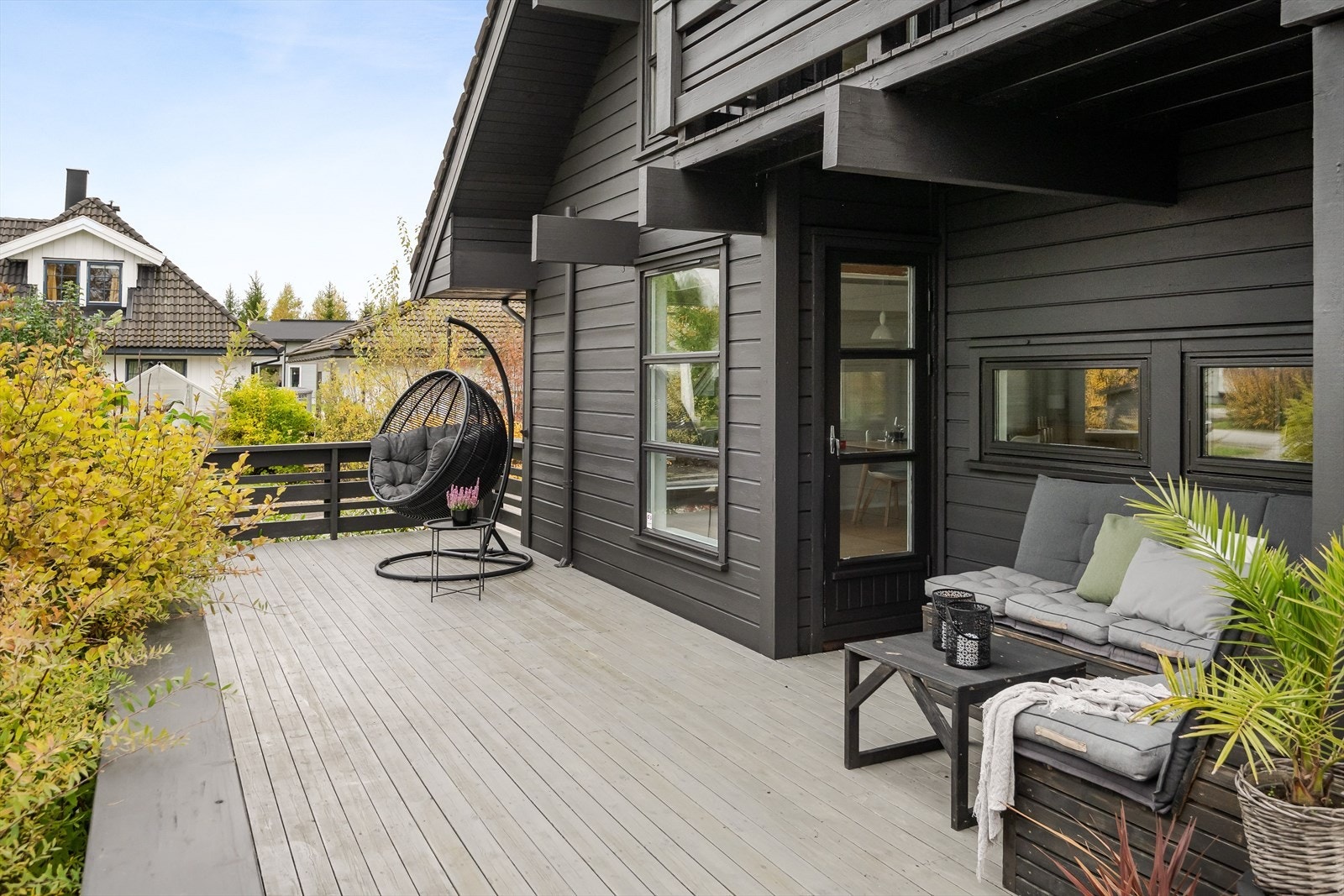 Her har du en stor, flott og solrik terrasse mot sydvest! Galleribilde