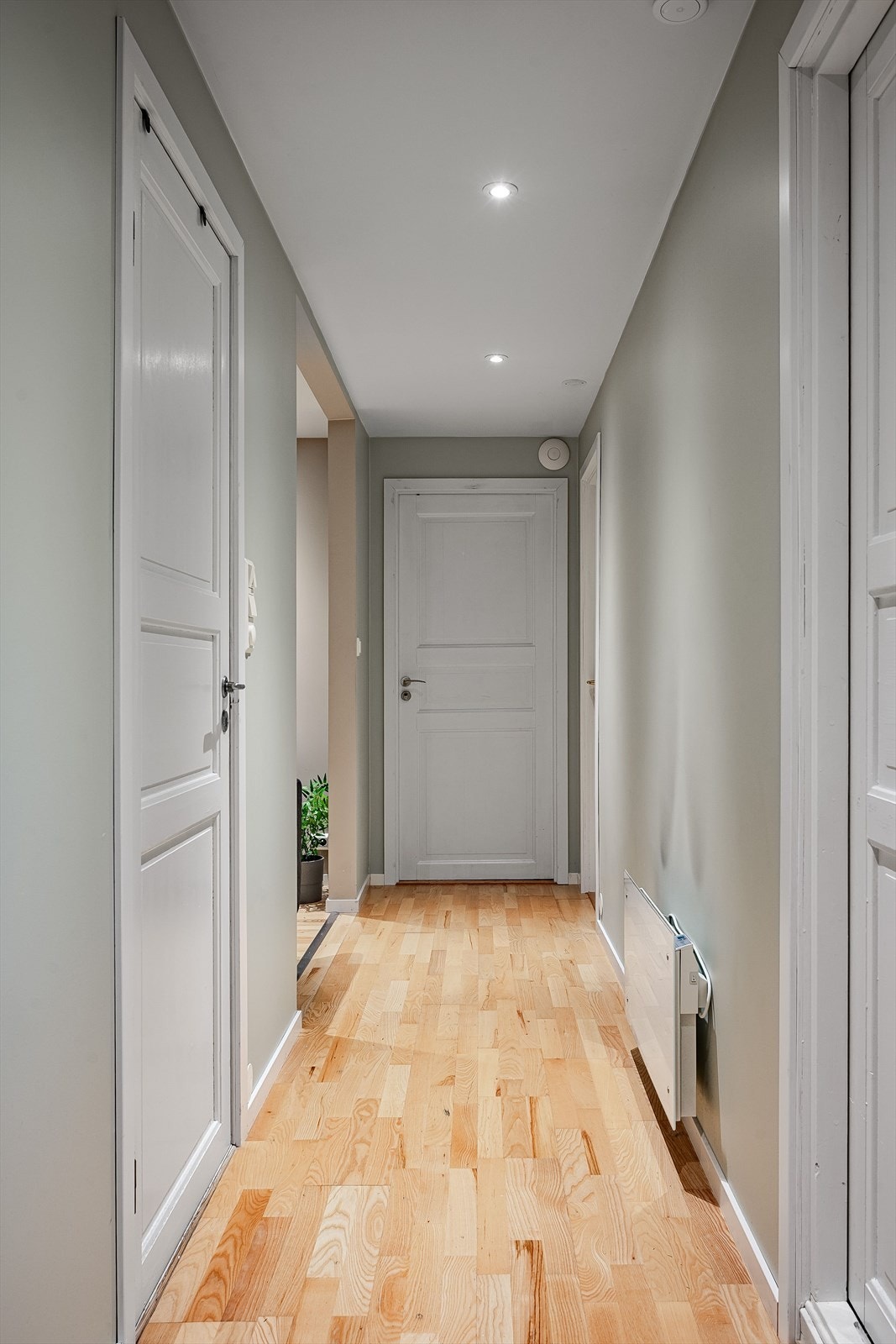 Hybeldelen inneholder også 2 soverom som er utleide og et eldre vaskerom. Galleribilde