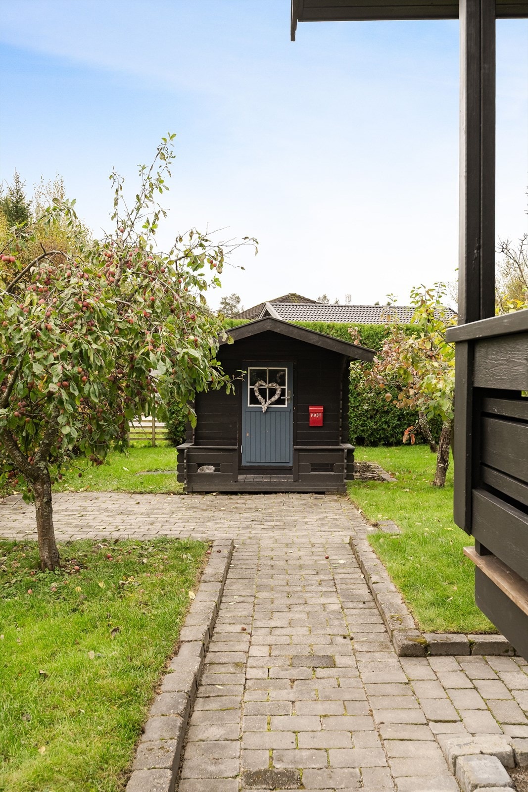 I hagen er det også en hyggelig lekestue. Galleribilde