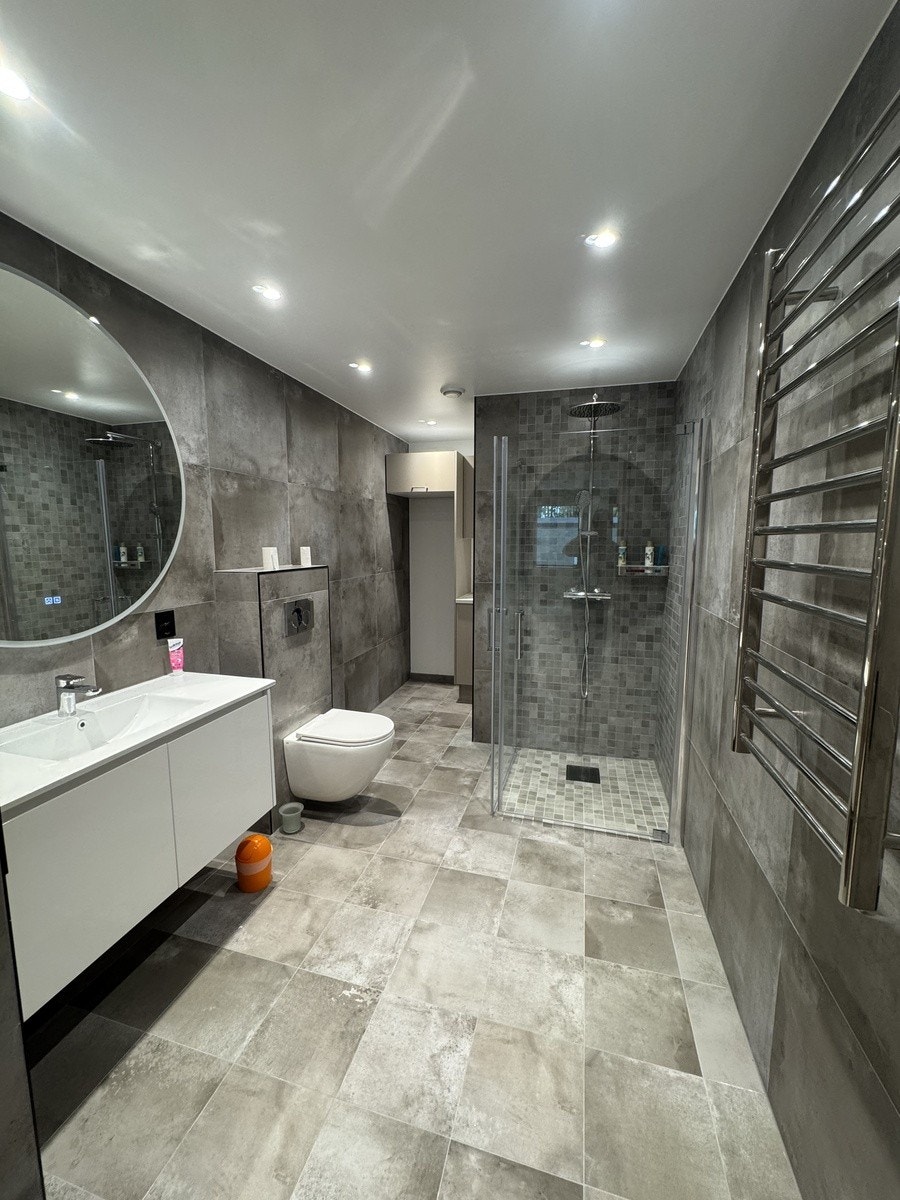 Moderne bad Galleribilde