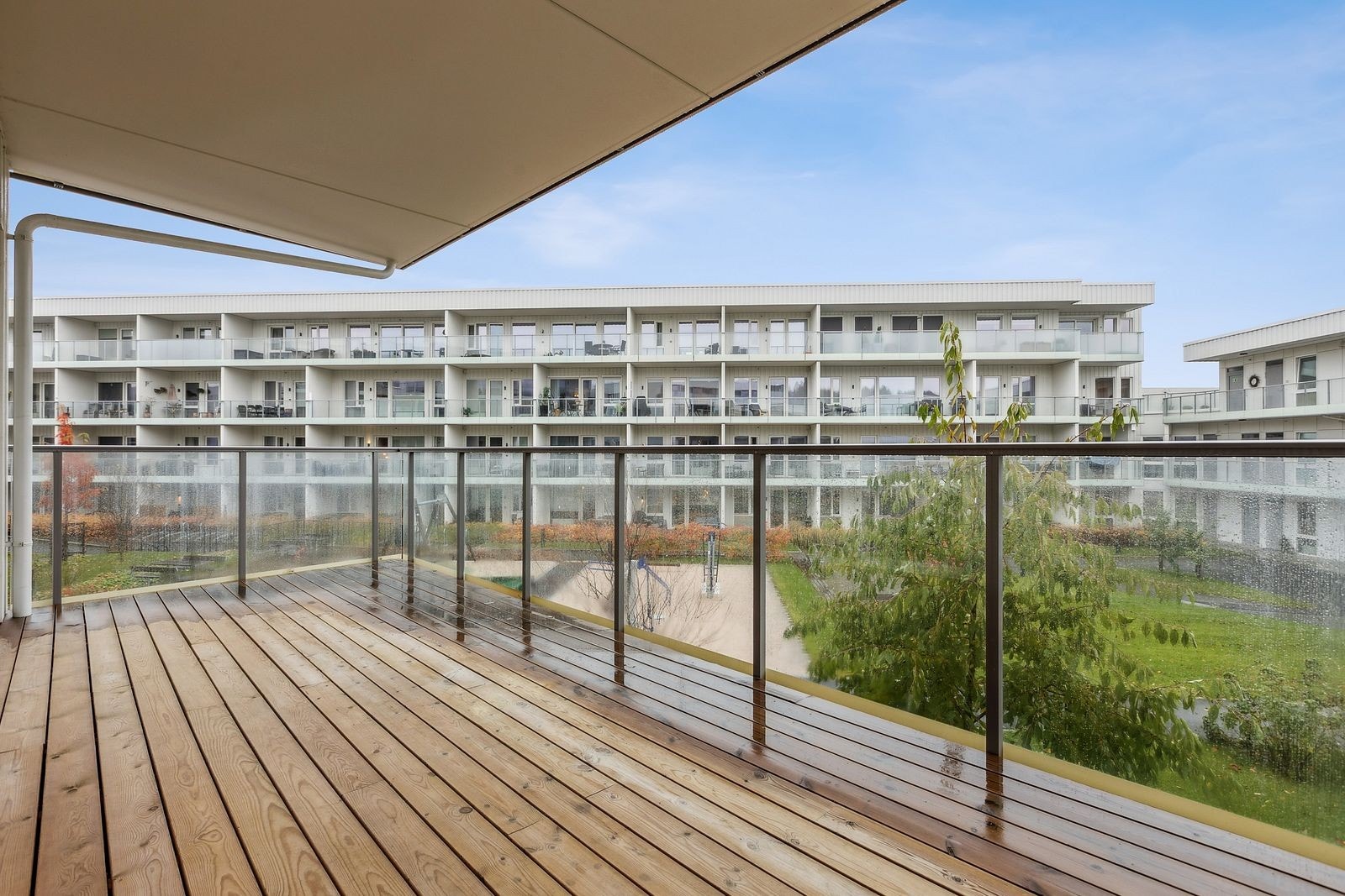 Fra stuen er det utgang til balkong Galleribilde