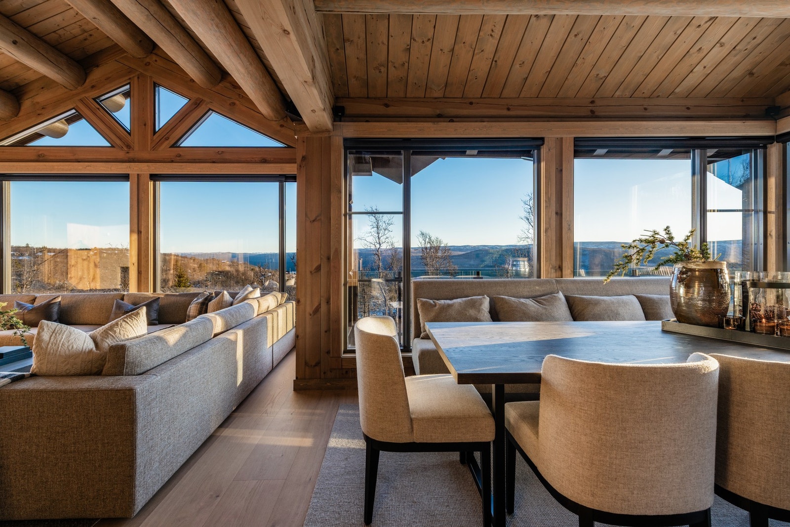 Alle måltider serveres med utsikt