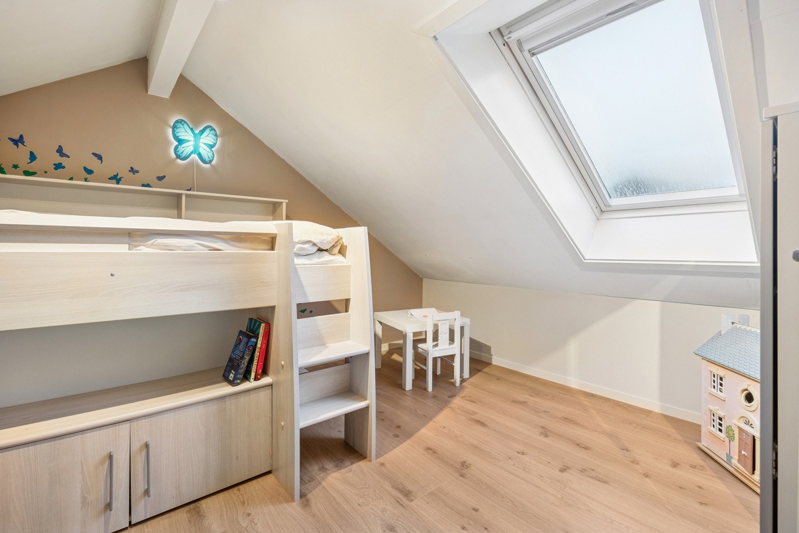 Rom innredet som soverom. (Rommet er ikke godkjent som rom for varig opphold). Galleribilde