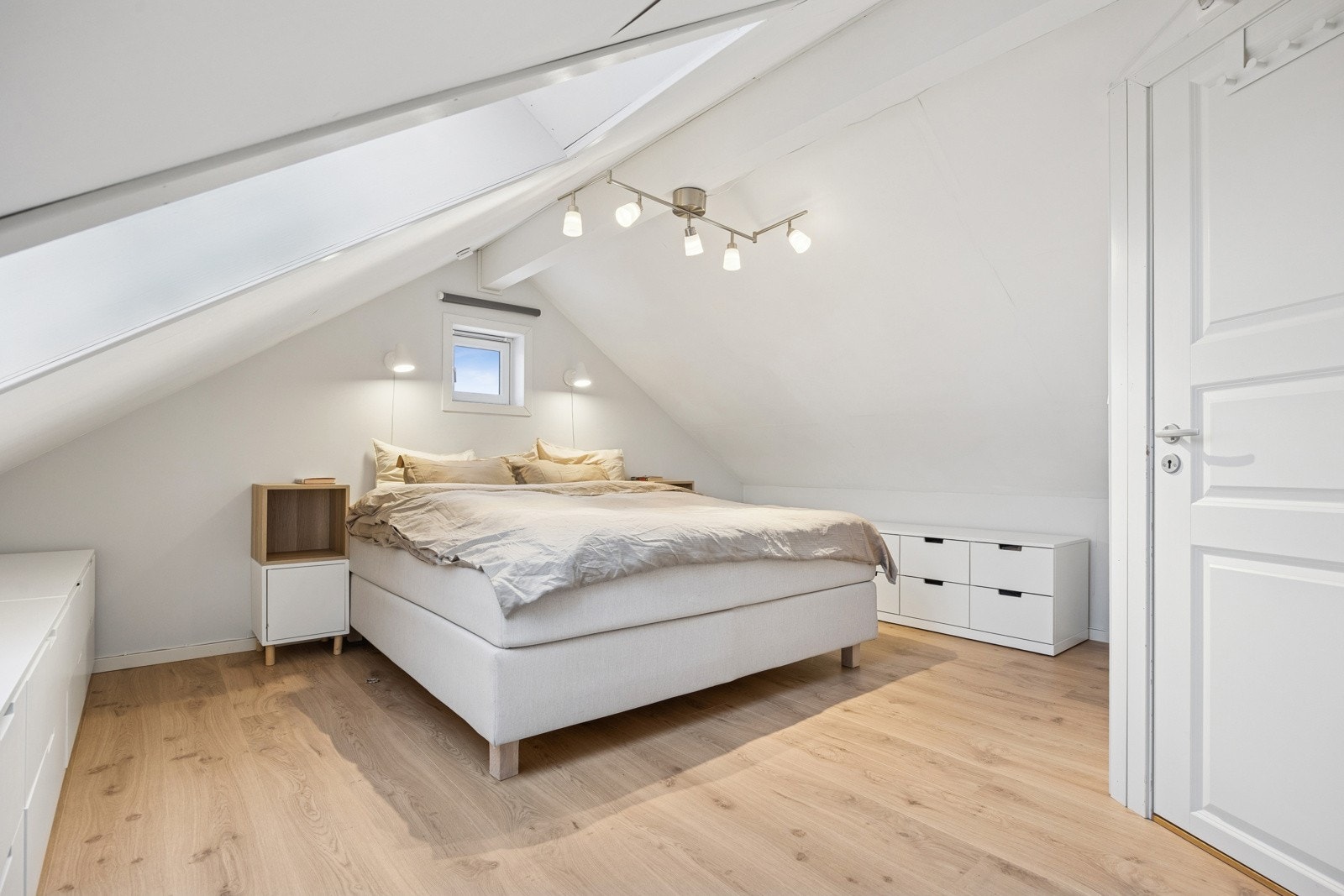 Rom innredet som soverom. (Rommet er ikke godkjent som rom for varig opphold). Galleribilde