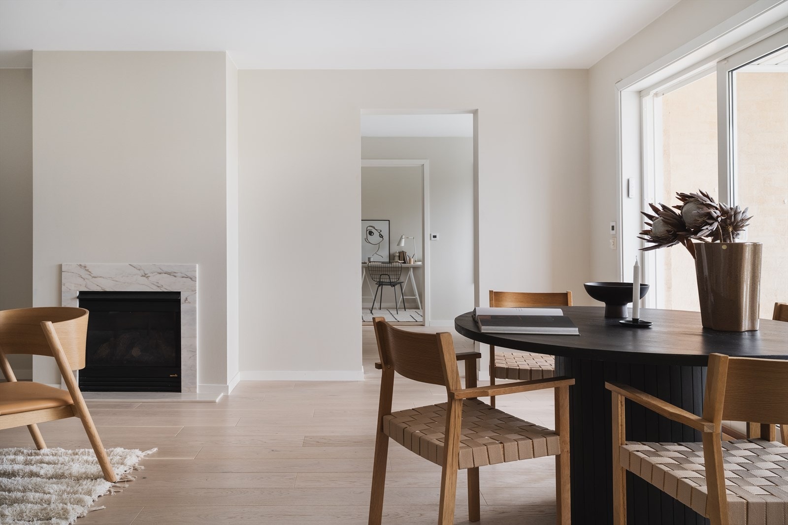 Leiligheten har en god planløsning med to soverom, to bad, romslig stue og separat kjøkken Galleribilde