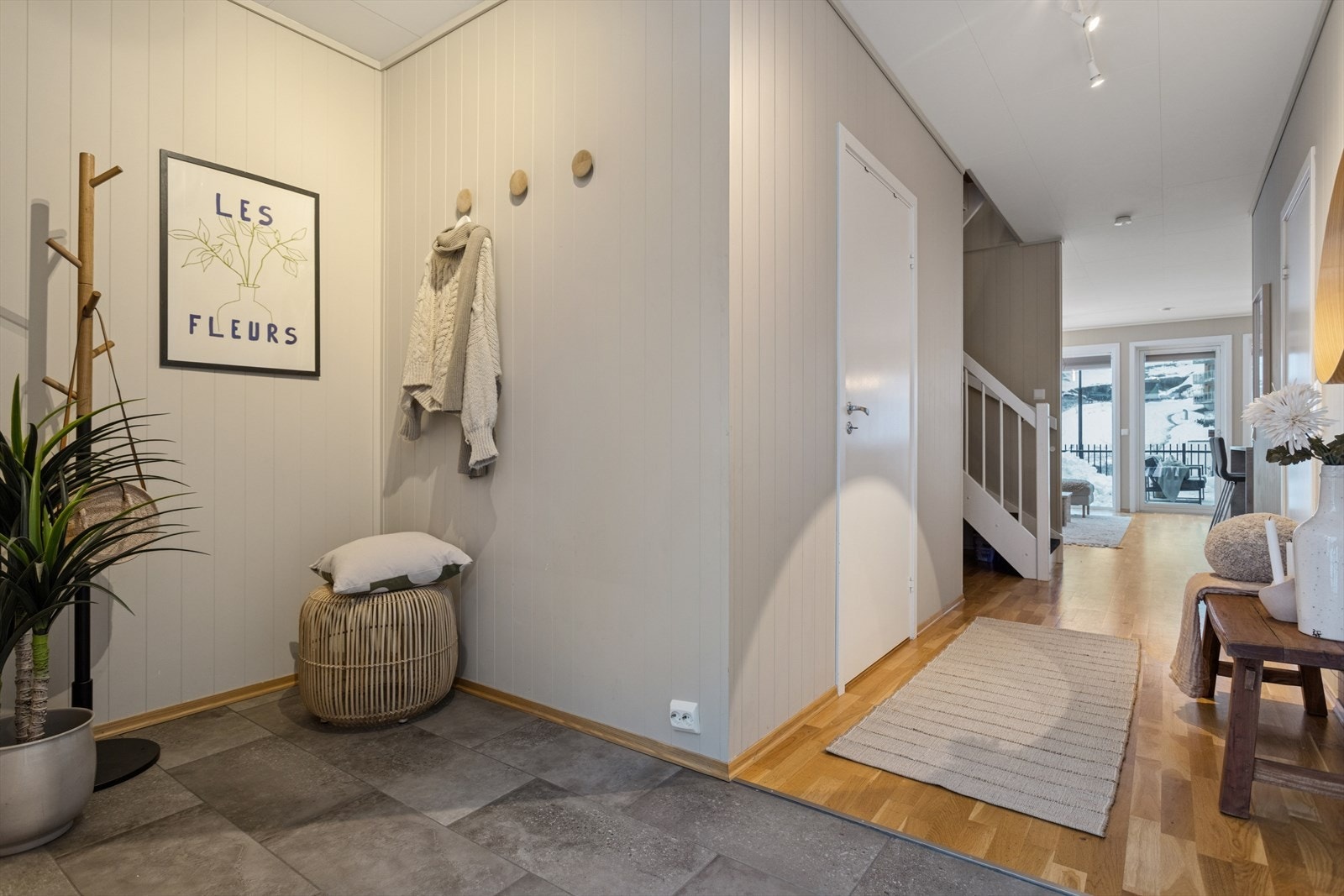 Flislagt entré med gulvvarme Galleribilde