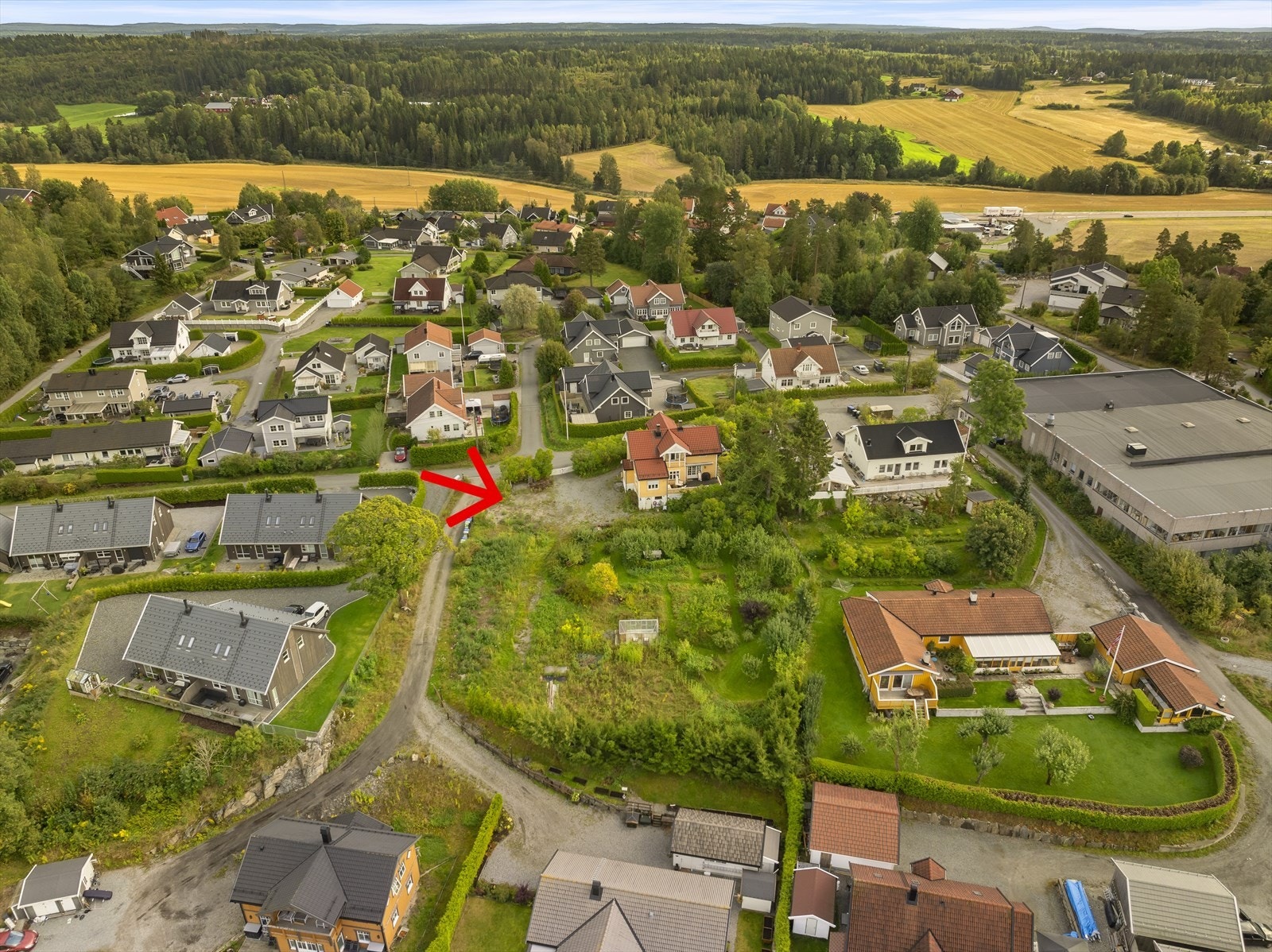 Eiendomsmegler1 Vestby/Son v/ Erik Nickelsen har den glede av å presentere boligtomt i Bruerveien 44A (Tomt C) i Hølen. Galleribilde