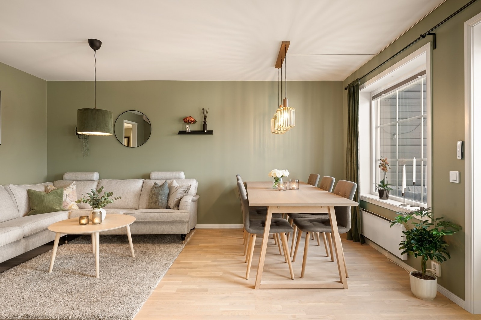 Boligen har balansert ventilasjon og den er utstyrt med sprinkelanlegg. Galleribilde