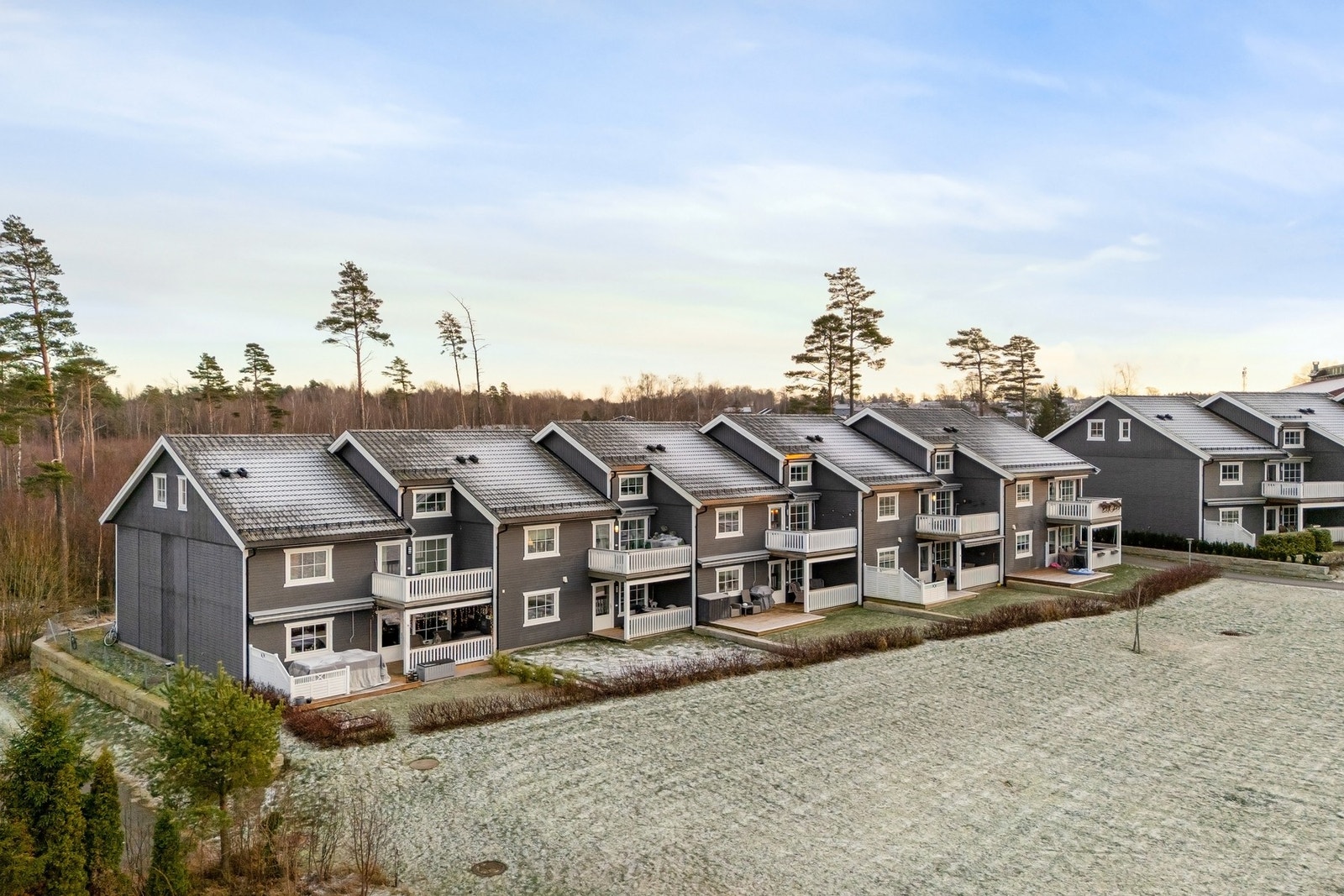 Velkommen til Hauggårdveien 16, presentert av ASK Meglerverket v/Heine Aas! Galleribilde