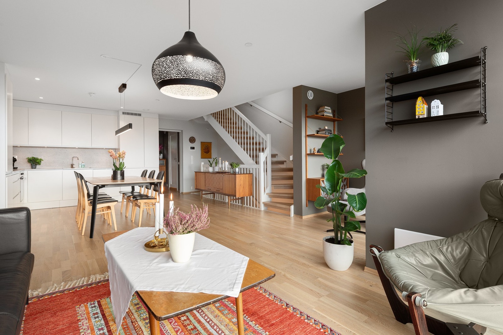 Parkettgulv, og liste frie løsning er i tak Galleribilde