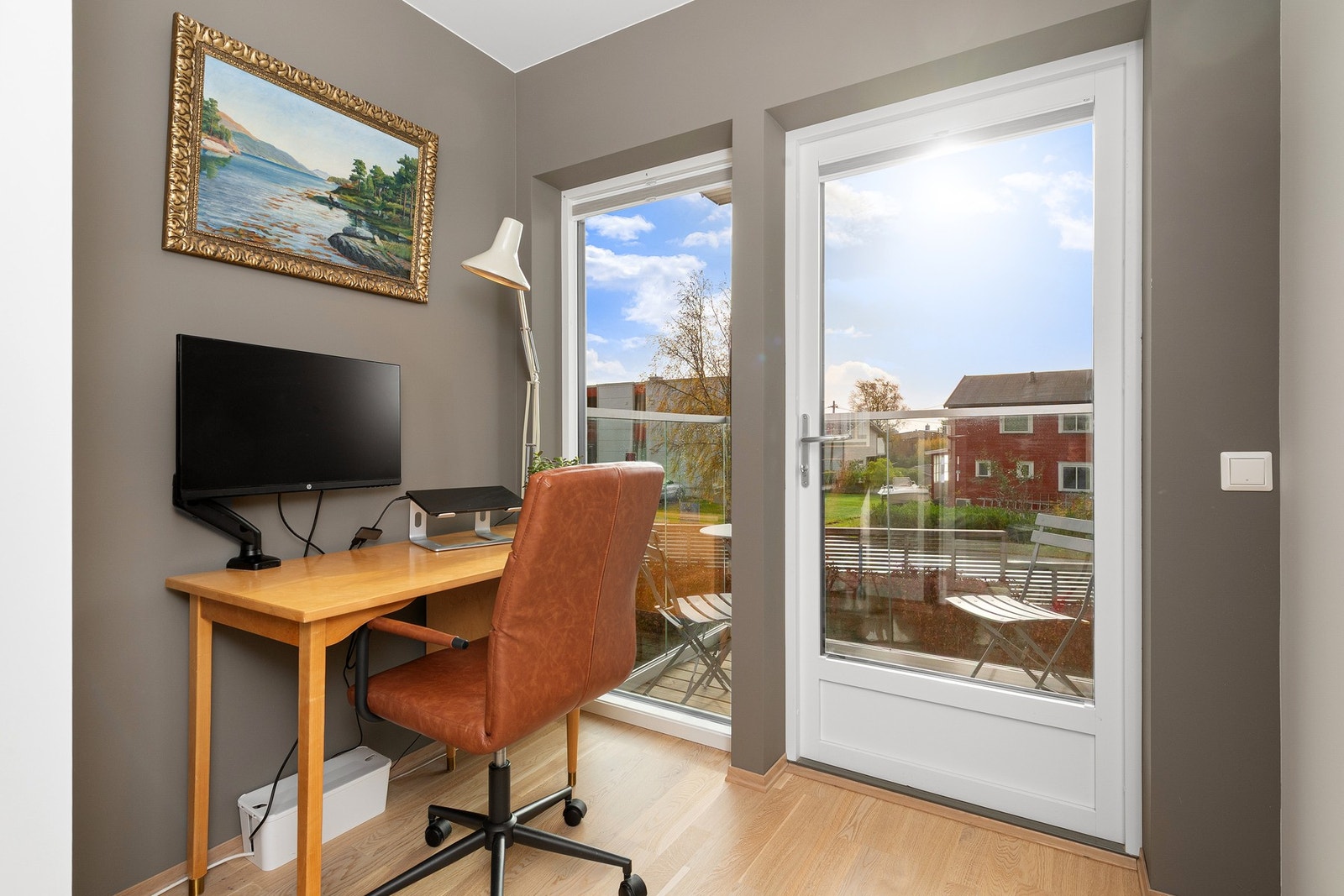 Fint utsikt og utgang til balkong Galleribilde