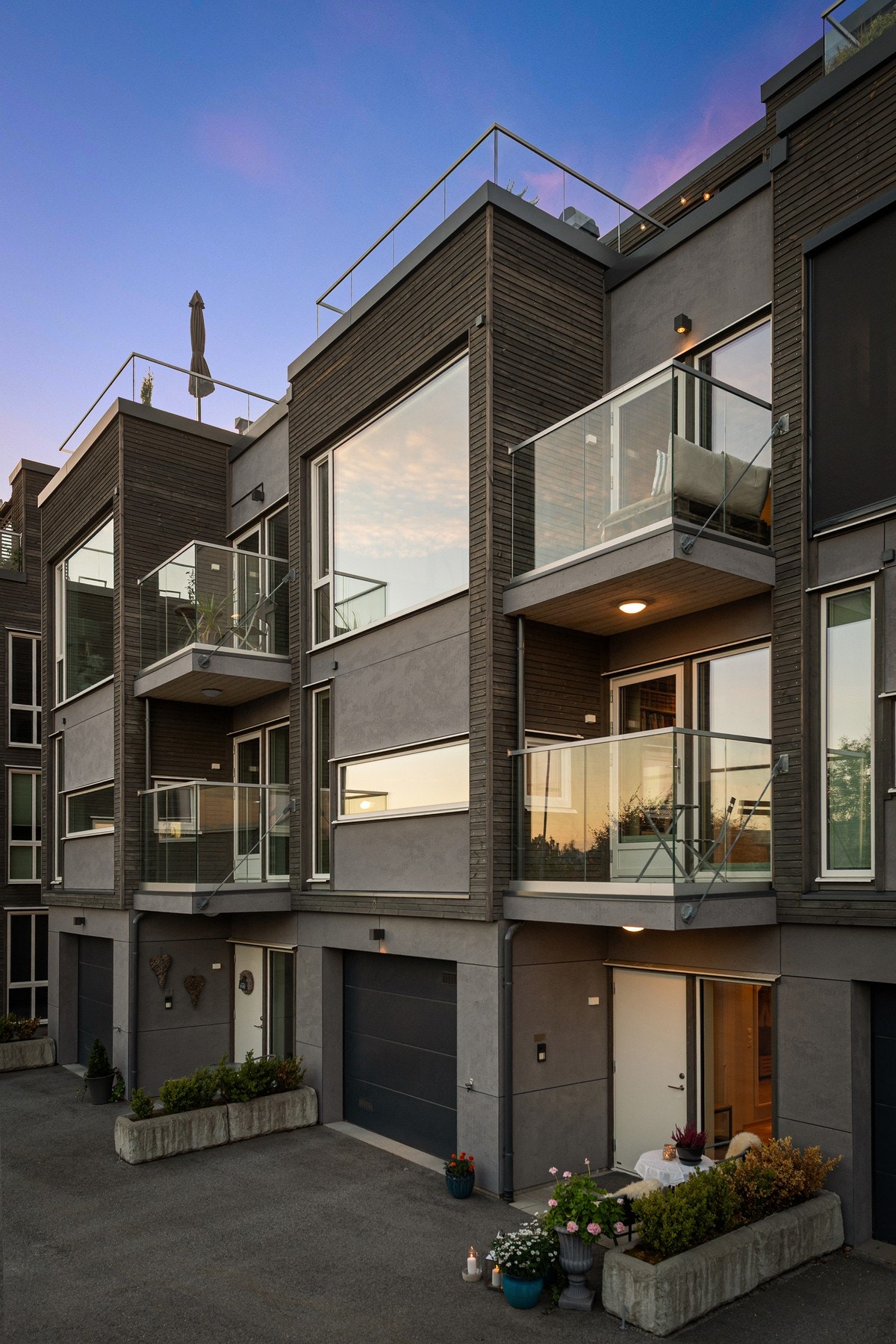 Moderne rekkehus med flott beliggenhet Galleribilde