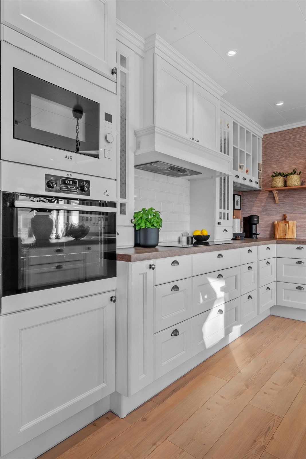 Integrerte hvitvarer fra kvalitetsleverandøren AEG er selvfølglig med på kjøpet. Galleribilde