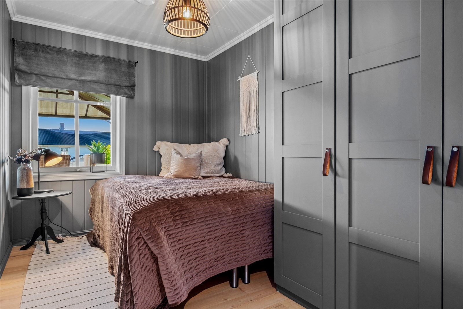 De resterende to soverommene måler 8,5 kvm hver, og har plass til dobbbeltseng og garderobeløsning. Galleribilde