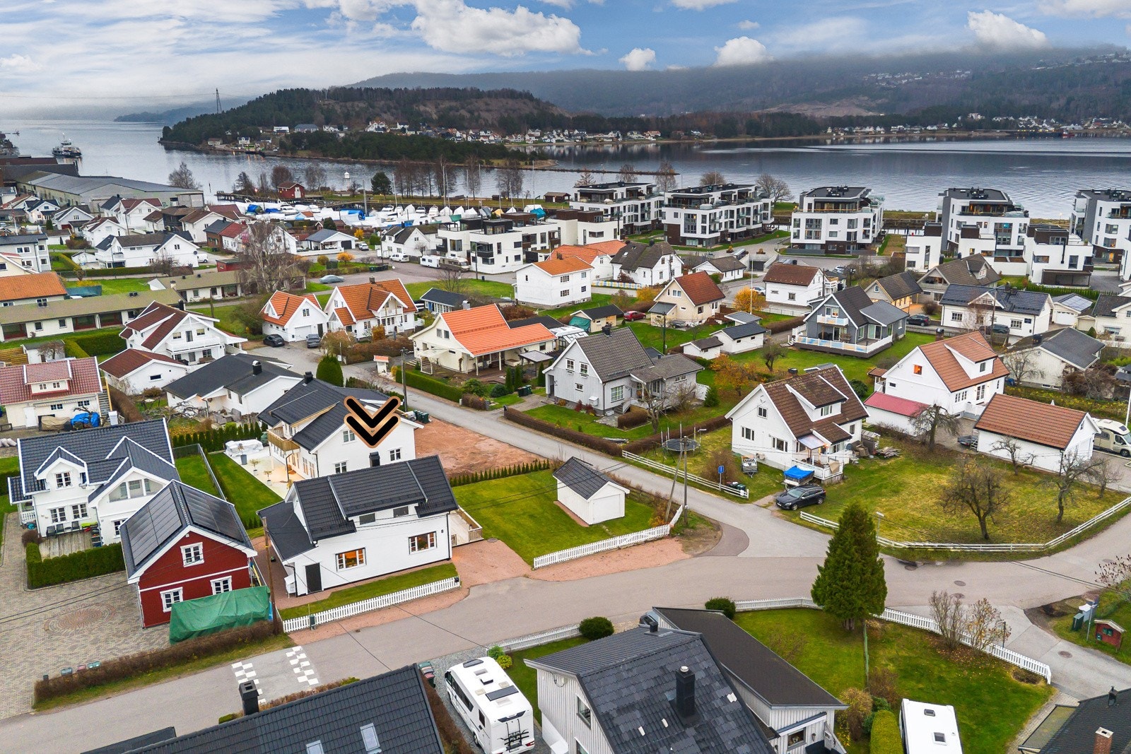 Dette er en meget god mulighet for deg som ønsker å flytte rett inn i et nyoppusset hjem med attraktiv beliggenhet på Grunden! Galleribilde