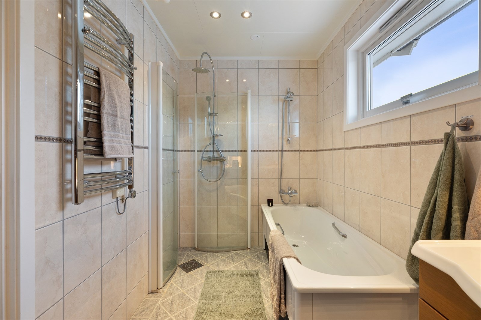 Varmekabler i gulvet. Galleribilde