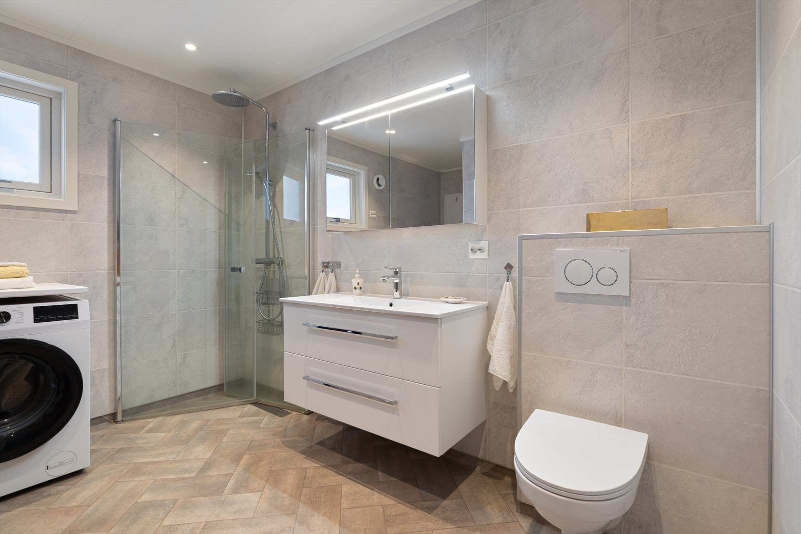 Rommet har elektriske varmekabler Galleribilde