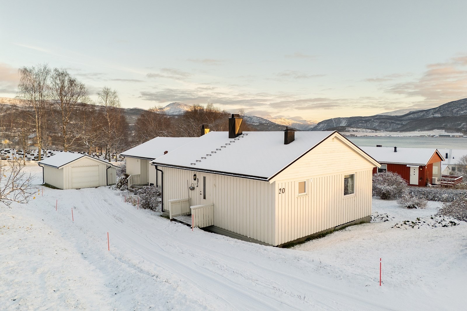 Bi-leiligheten ble oppført som tilbygg i 1980. Galleribilde