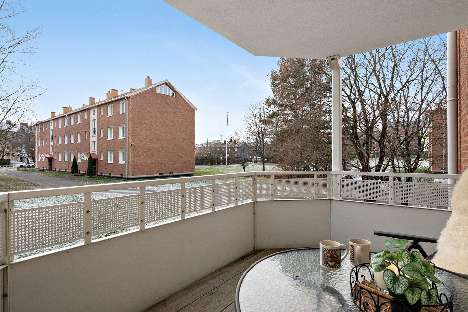 Her er det god plass til utemøbler og grill. Galleribilde