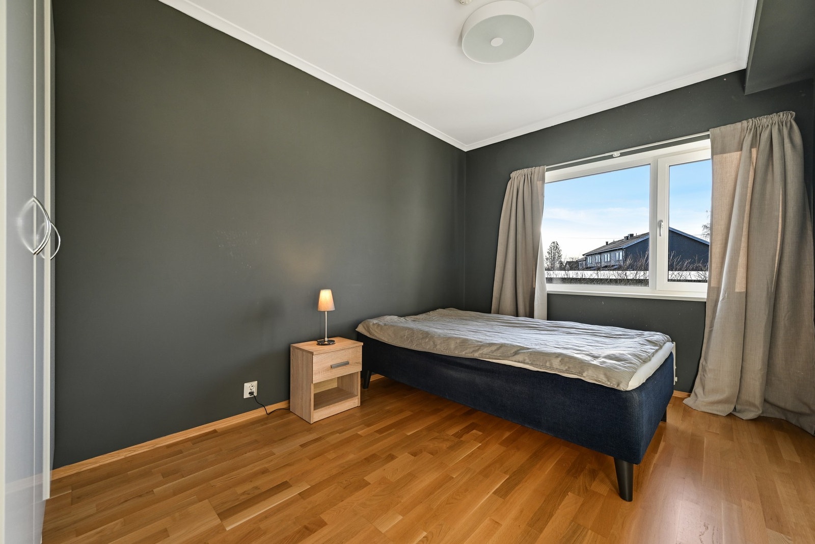 Leiligheten har to gode soverom Galleribilde