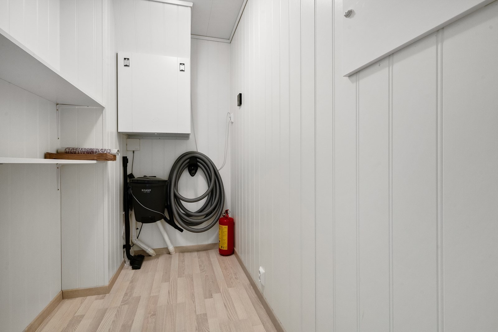 Innvendig bod. Galleribilde