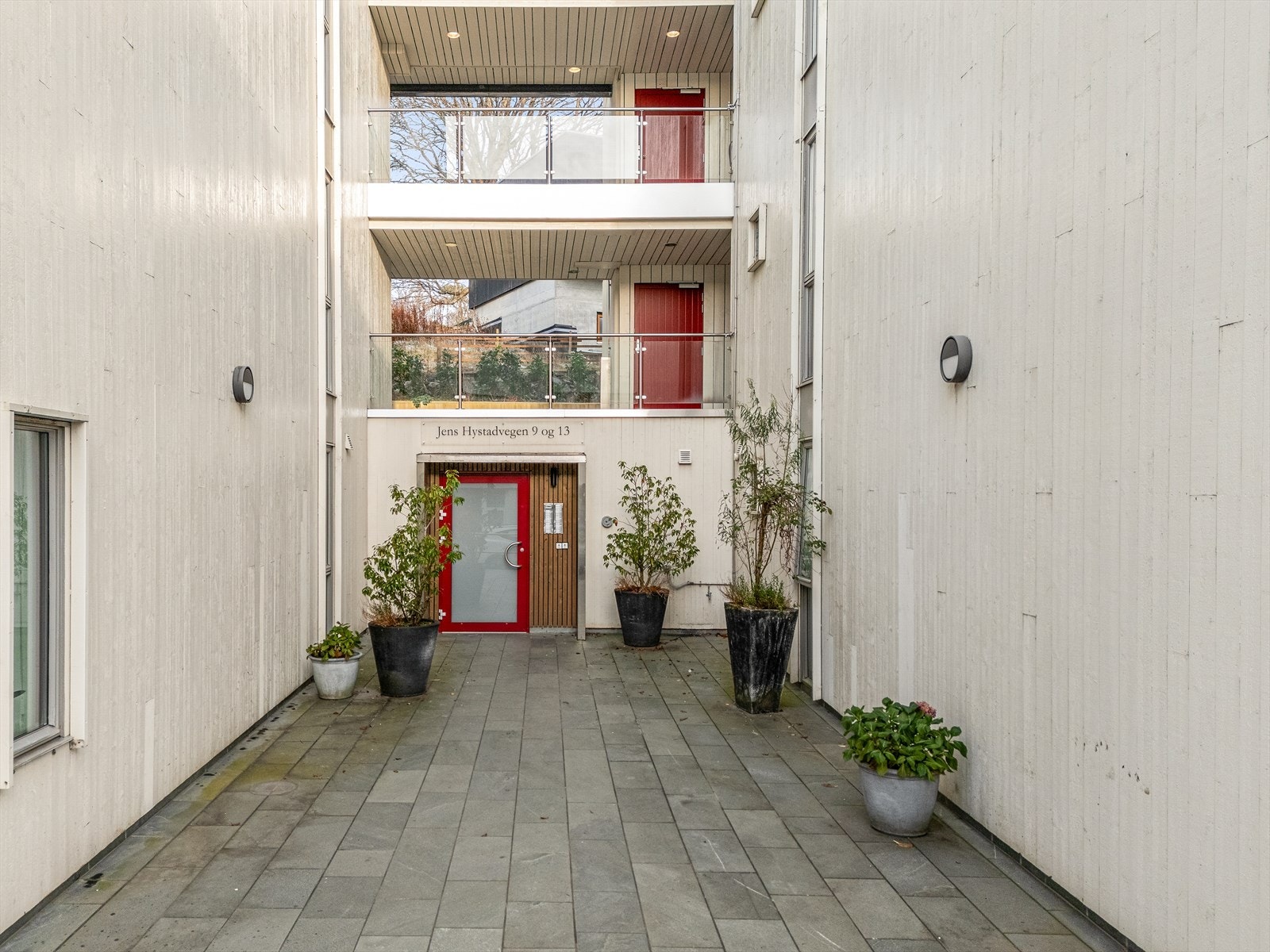 Inngangsparti m/ringeklokke/callinganlegg Galleribilde