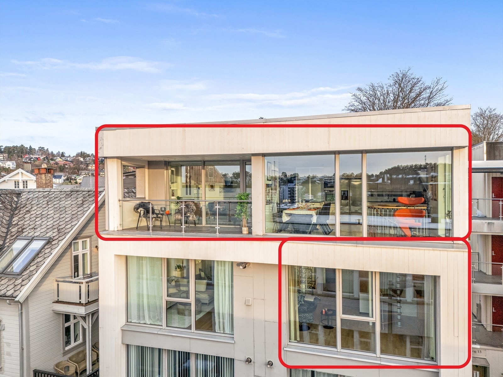 Leiligheten ligger i 3. og 4. etasje m/vindeltrapp, begge etasjene har utvendig adkomst fra heis Galleribilde