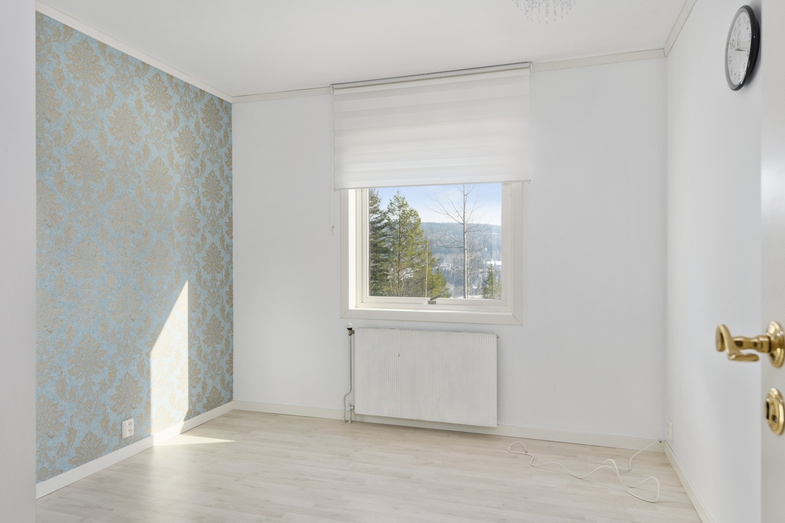 Hoveddelen inneholder i dag totalt tre soverom. Hovedsoverommet er praktisk plassert ved baderommet i 1. etasje. Galleribilde