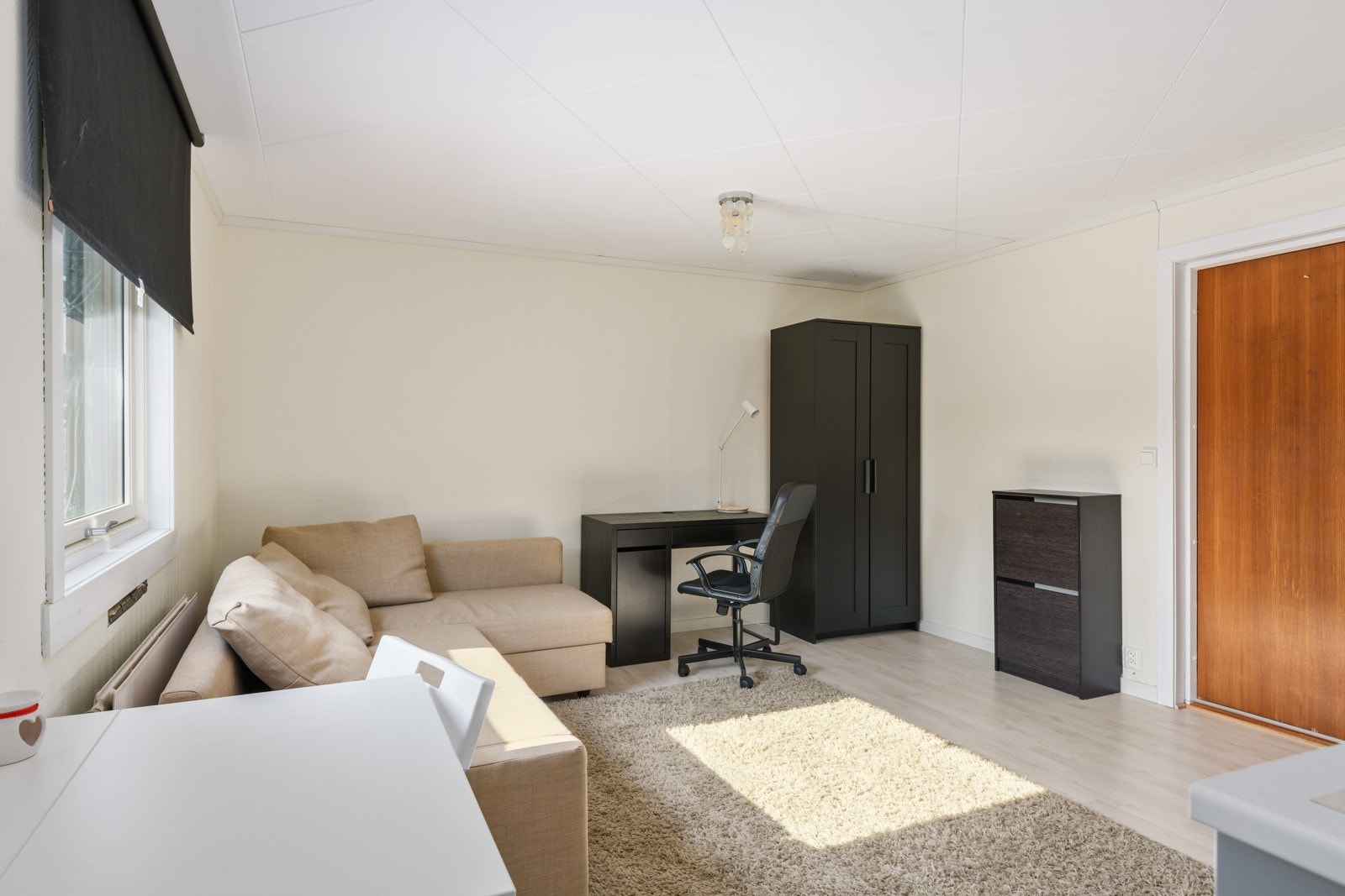 Hybelen har et bruksareal på 22m². Leiekontrakt på 1år fra august 2022, kr. 4 500,-/mnd inkl. strøm. Galleribilde