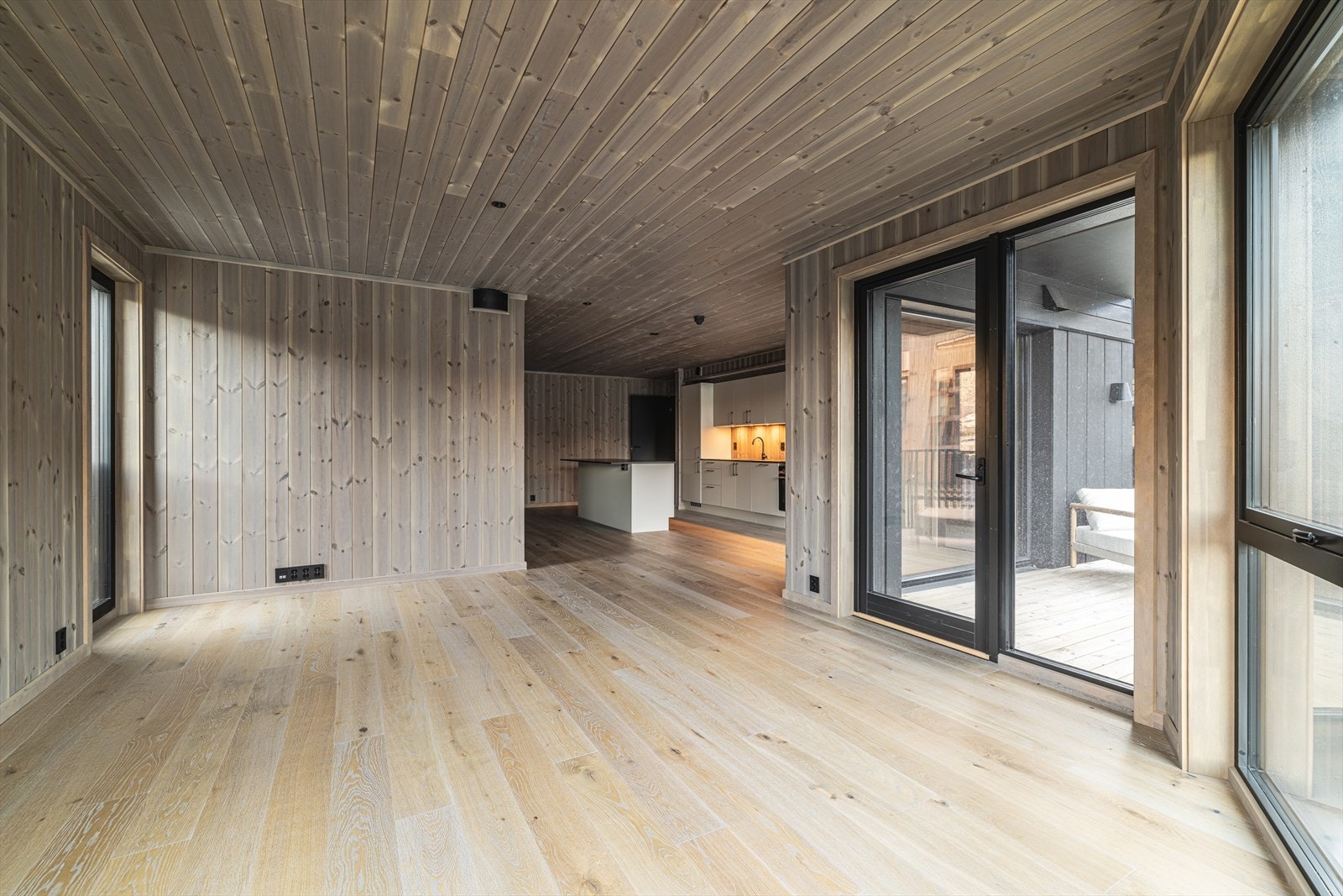 Utgang til balkongen fra oppholdsrommet. Galleribilde