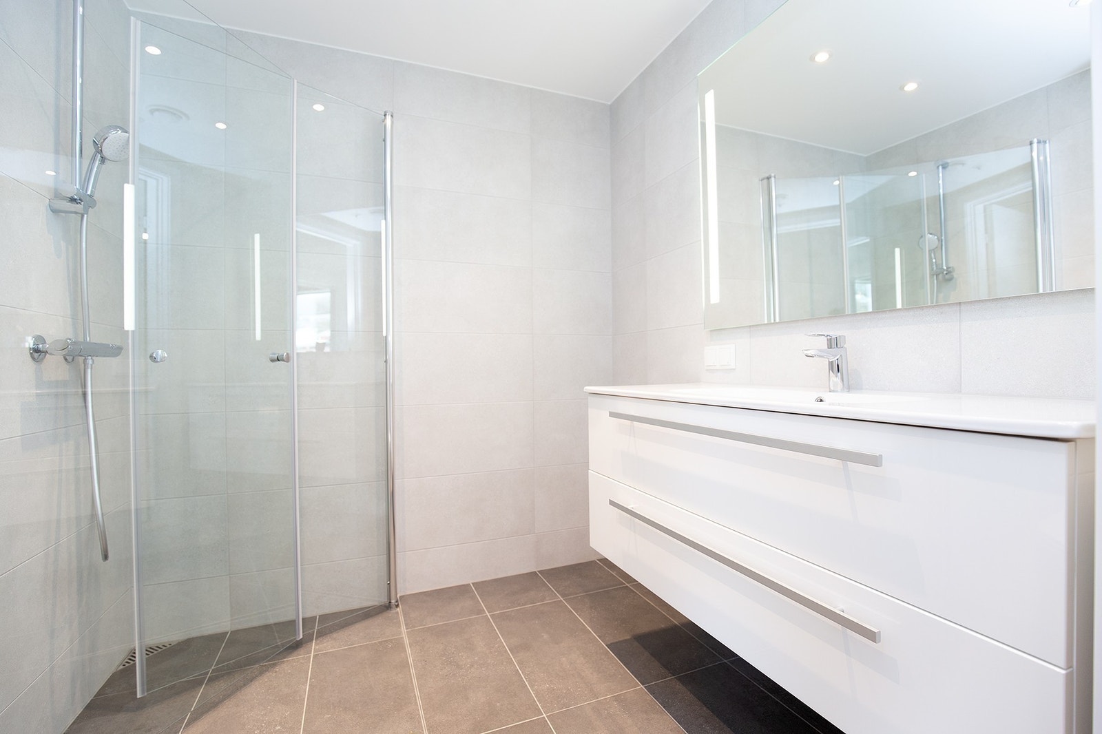 Lyst og delikat bad Galleribilde