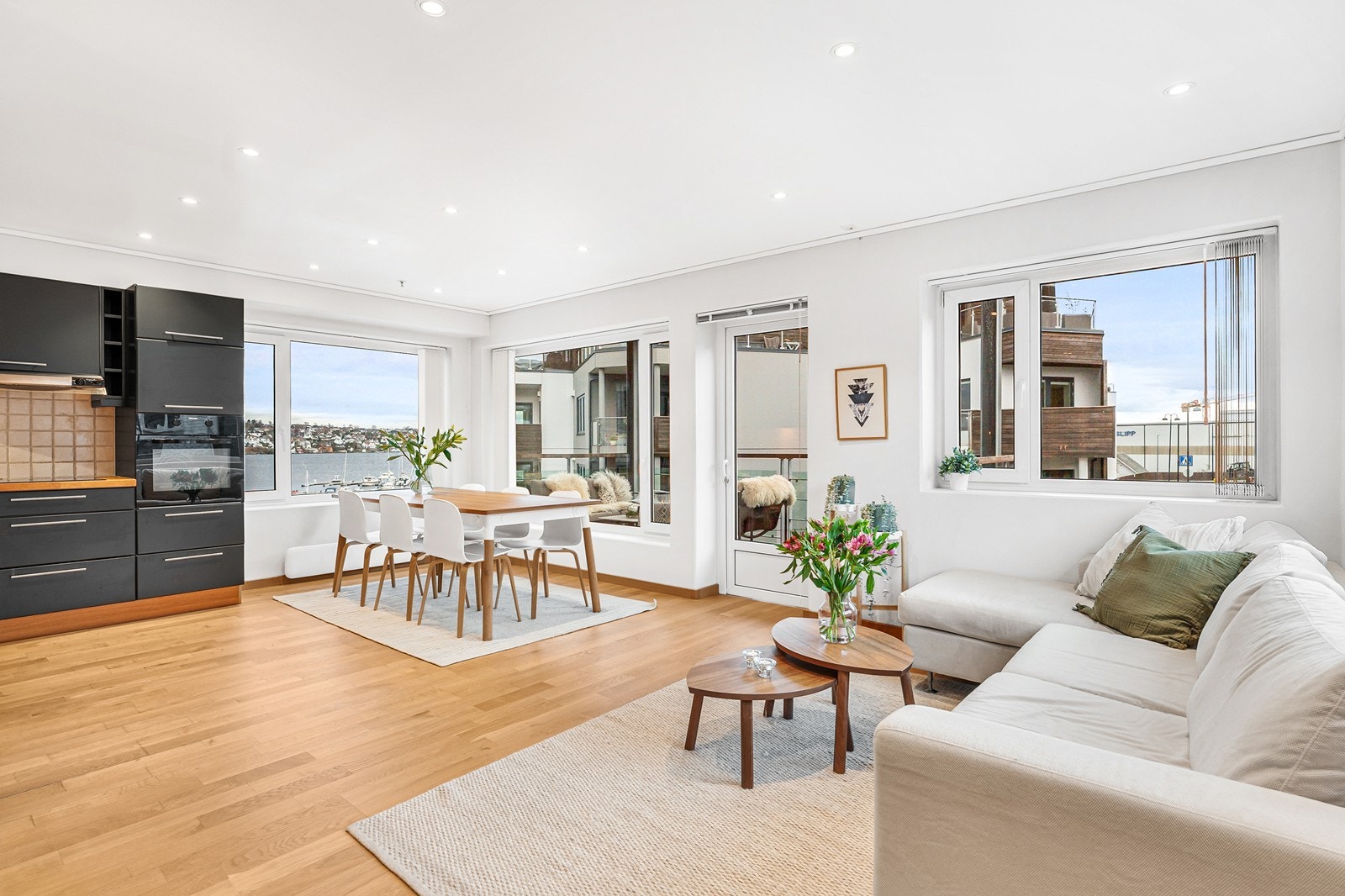 Velkommen til Hamnegata 58- presentert av Ove Sagenes v/Eiendomsmegler Norge Galleribilde