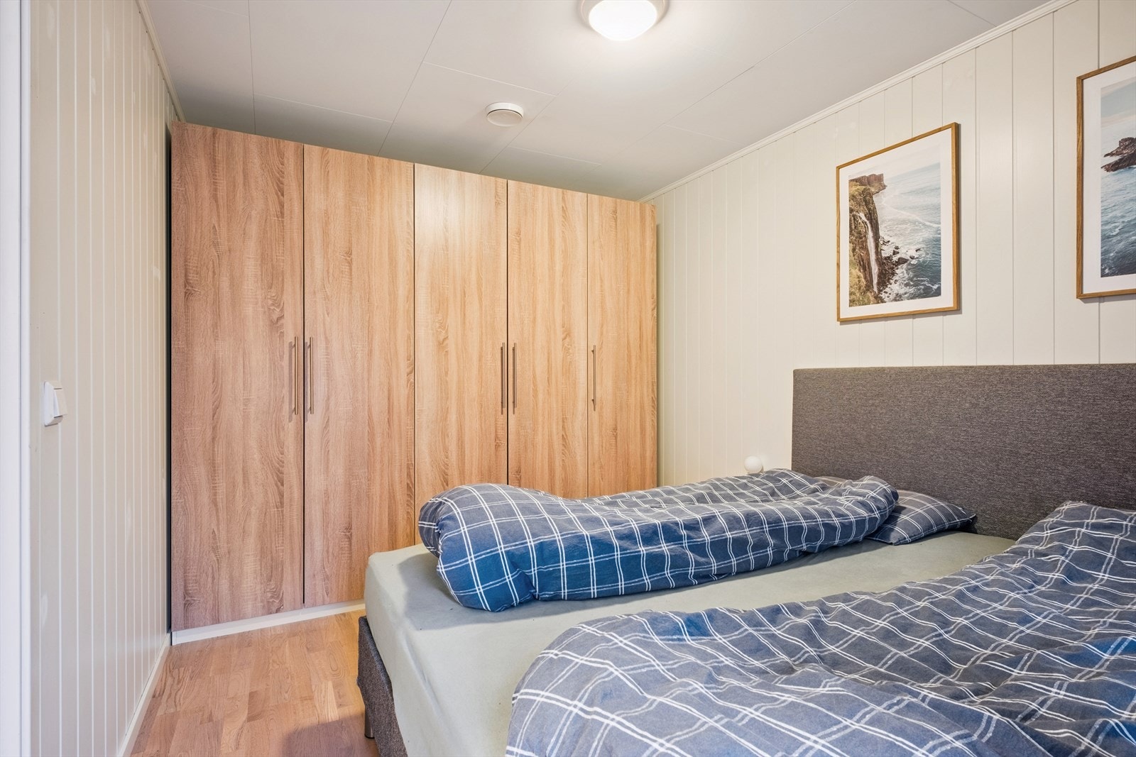 God plass til dobbelseng og stor garderobeløsning. Galleribilde