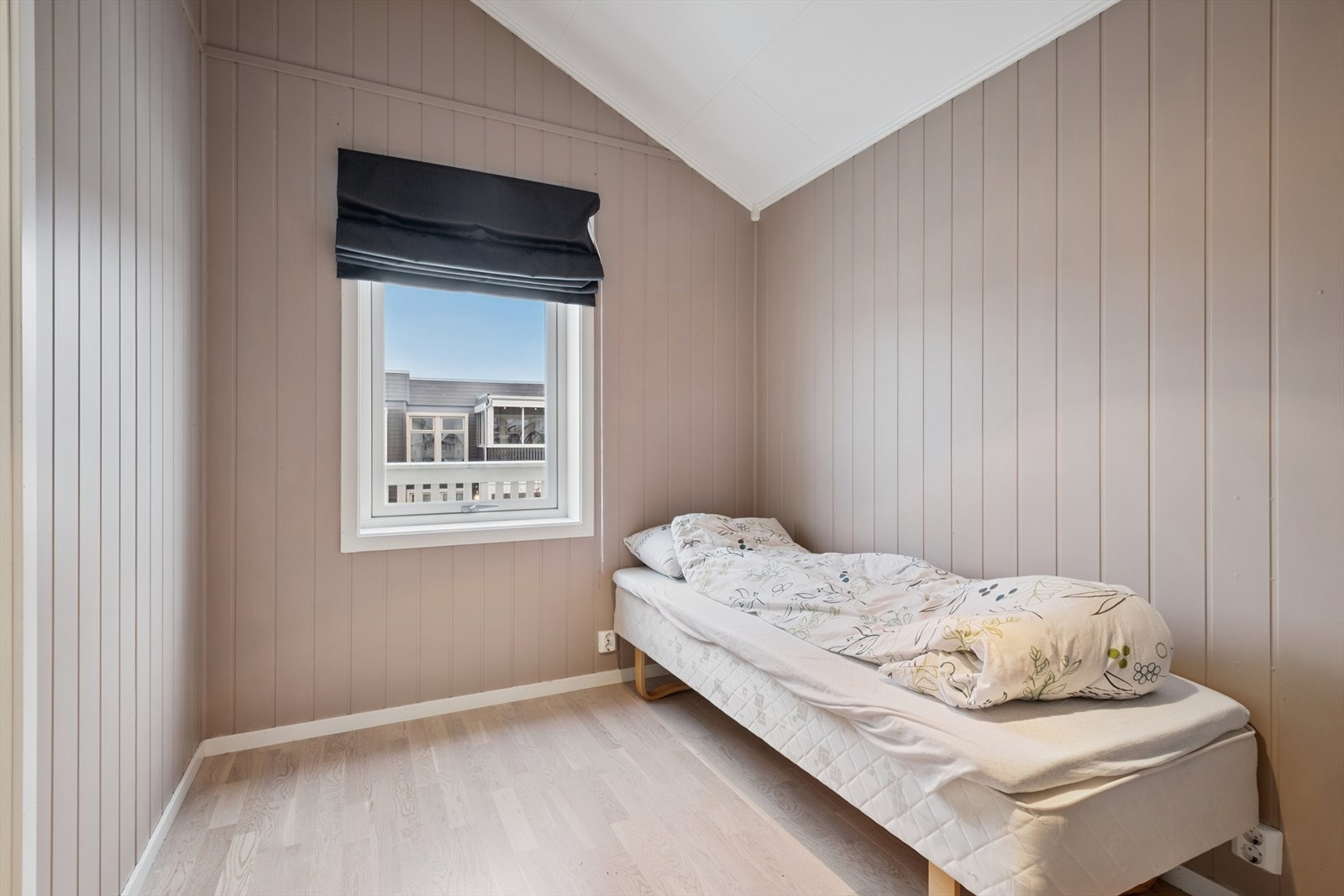 Soverom 2 på 8 kvm. Galleribilde