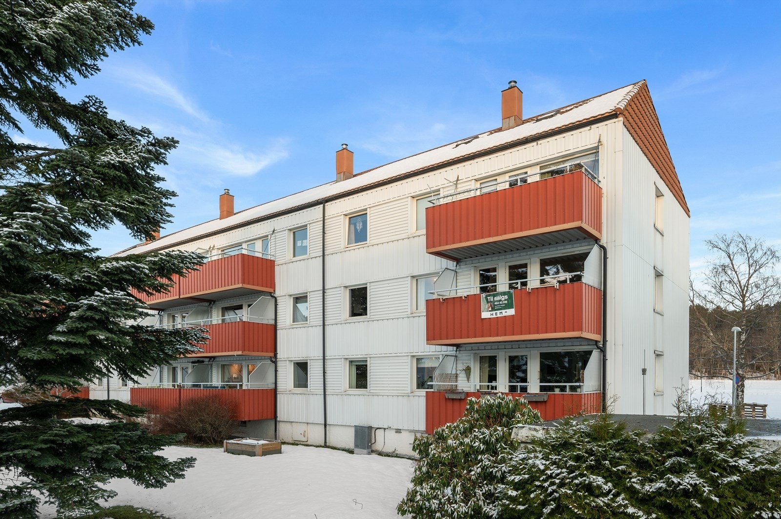 Aksjelaget har utført rørfornying, rør i pipe og gjennomført branntilsyn i 2023. Tidligere er det også utført drenering. Galleribilde