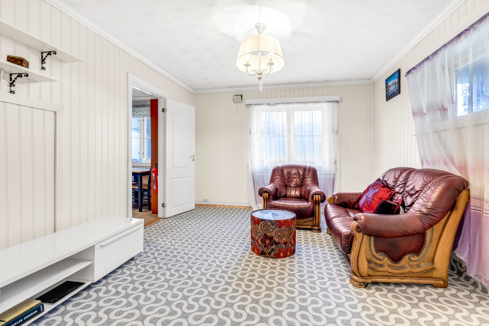 Stue kjeller Galleribilde