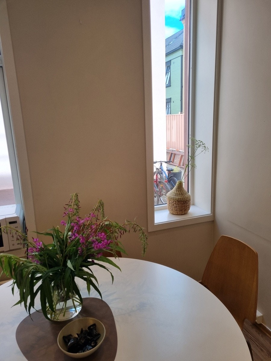 Hyggelig spiseplass på kjøkken Galleribilde