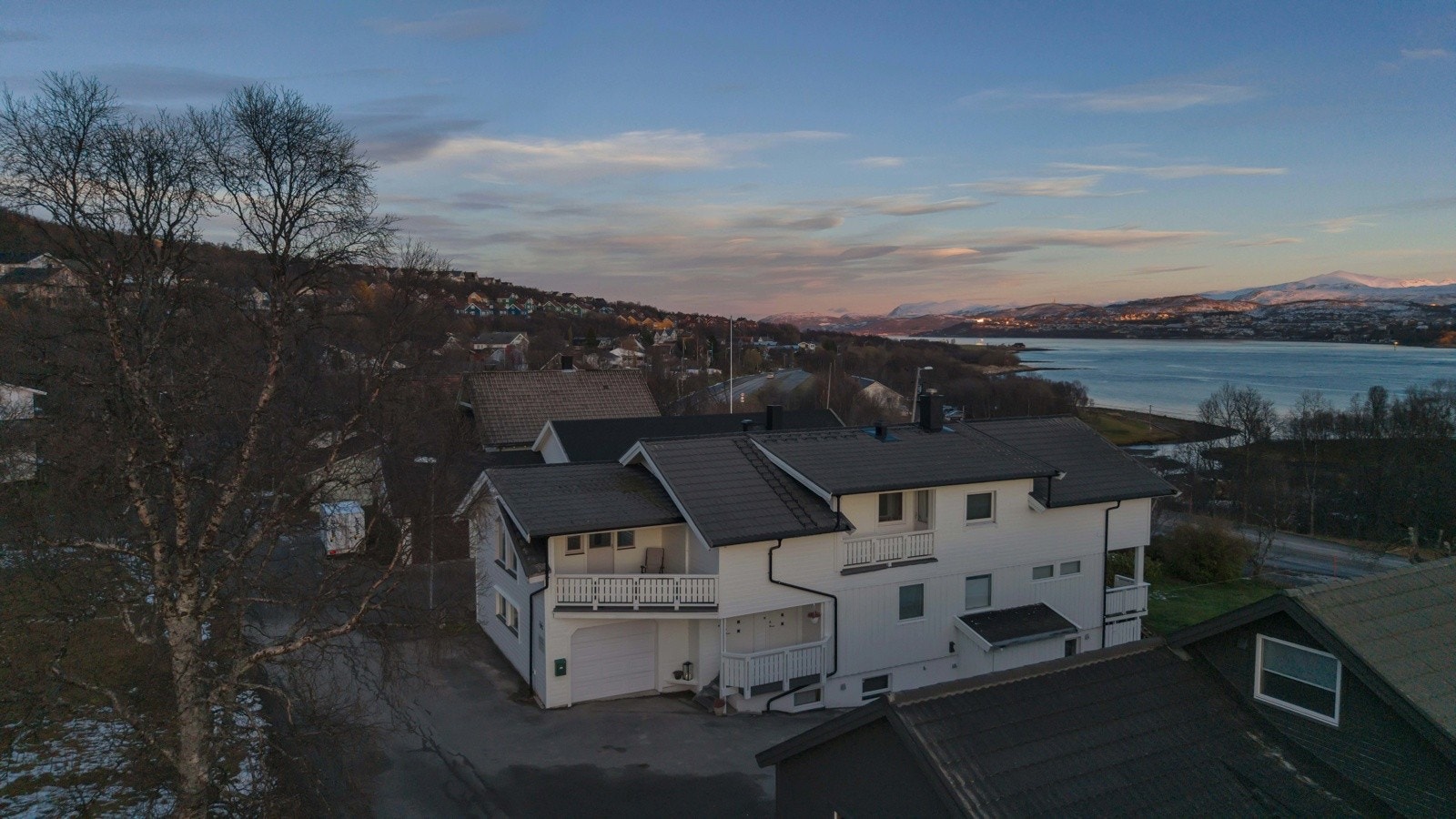 Storhaug + Partnere AS har gleden av å presentere Ryllikvegen 66 på Slettaelva Galleribilde