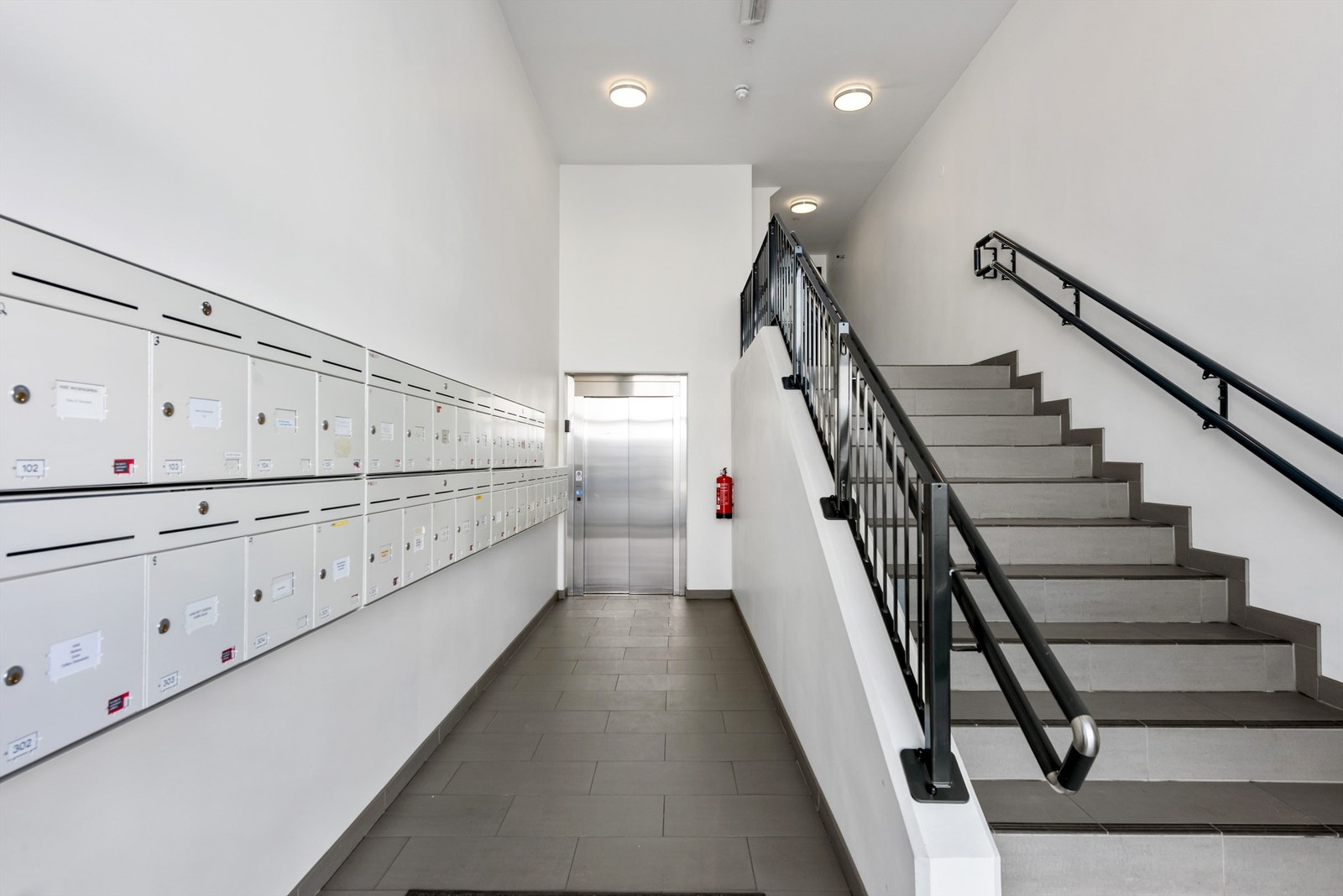 Trappegang og heis Galleribilde