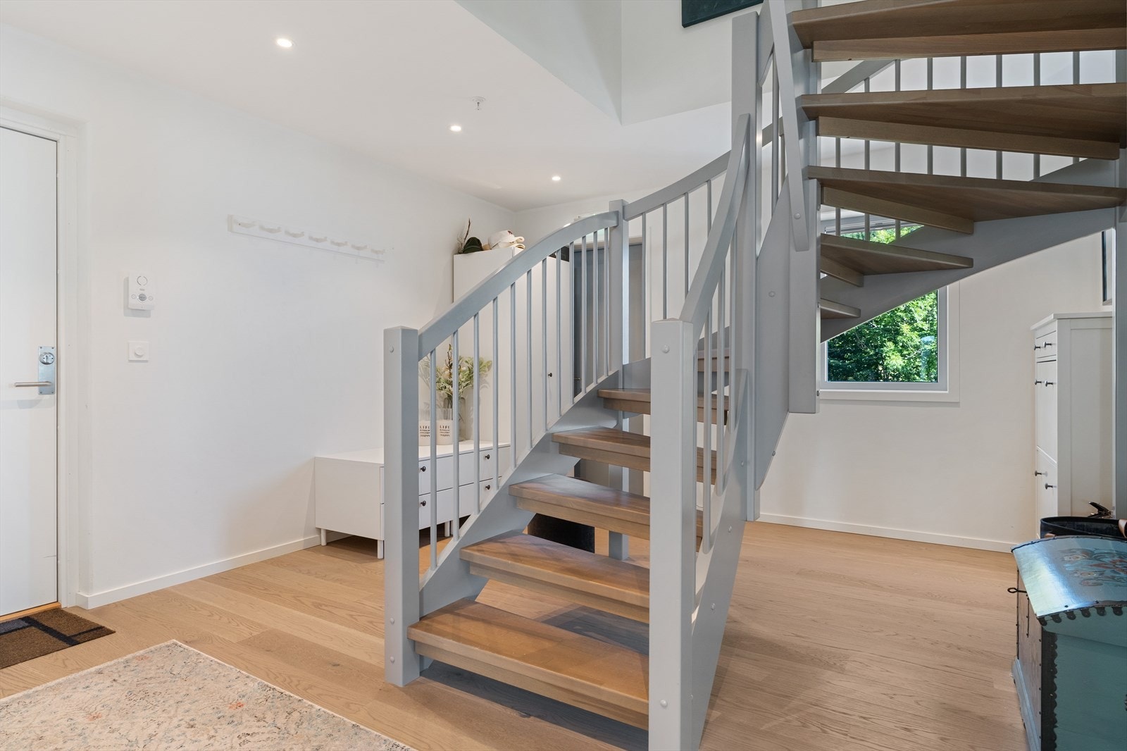 I tillegg til en innvendig bod følger en ekstra bod med seksjonen _ en i byggets 1. etasje. Galleribilde