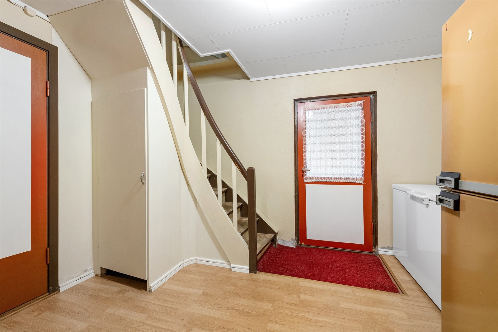 Gang/trapperom i underetasjen Galleribilde