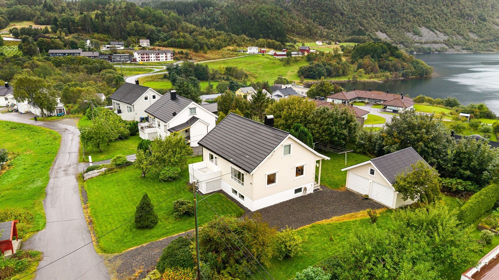 Velkommen til Haugane 125 presentert av Eiendomsmegler Christian Nogva Aarseth Galleribilde