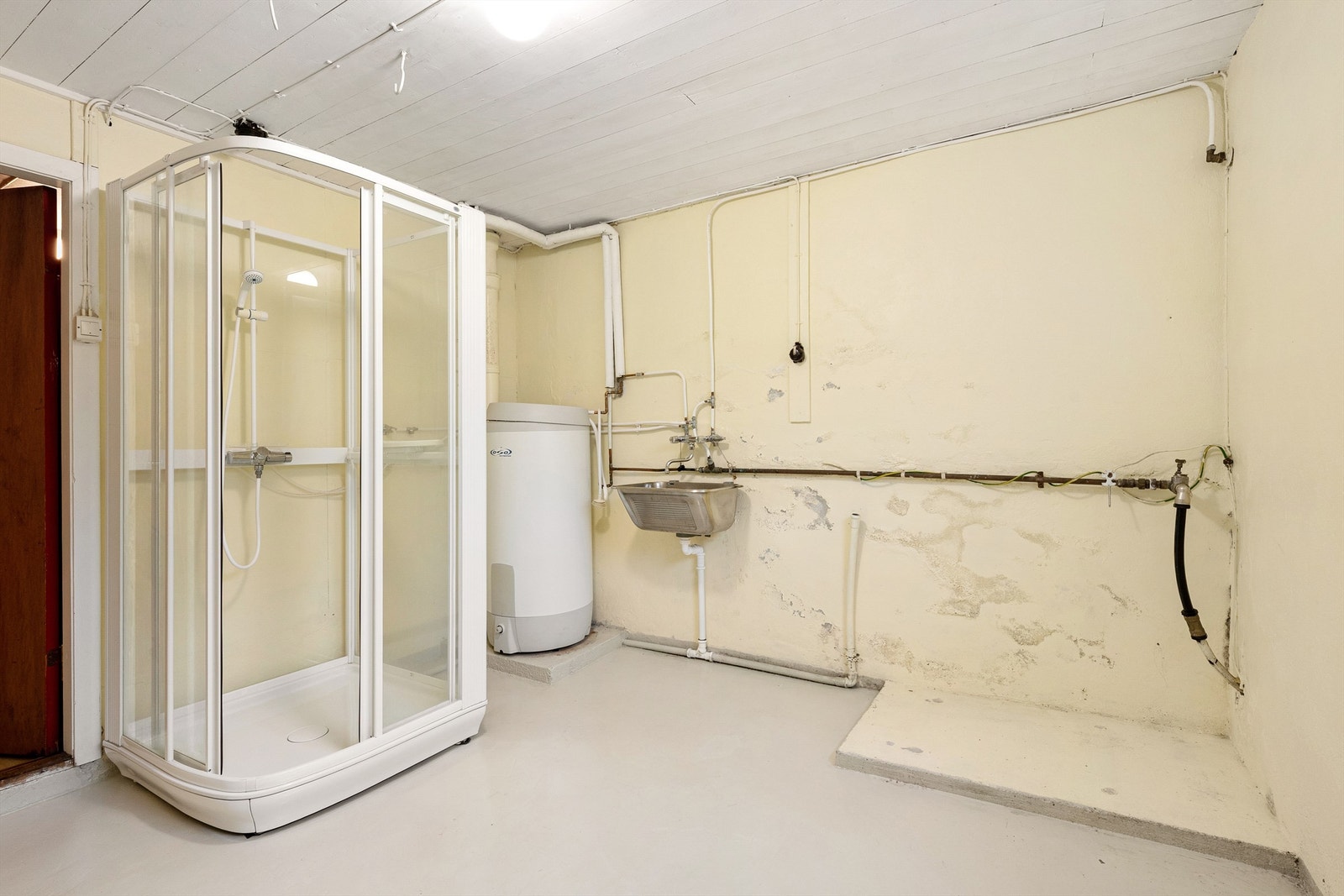 Vaskerom m/dusj i kjeller Galleribilde