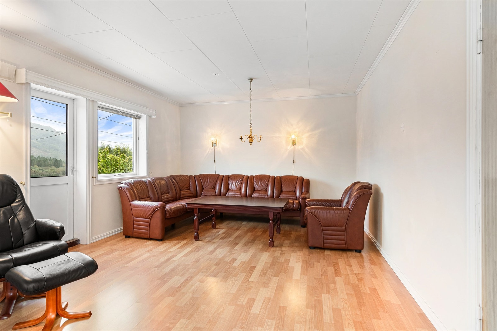 Utgang fra stue til balkong mot syd Galleribilde