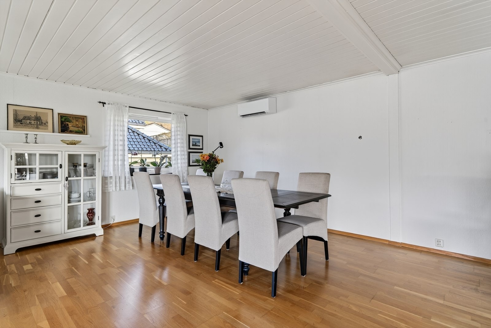 God plass til spisebord. Galleribilde